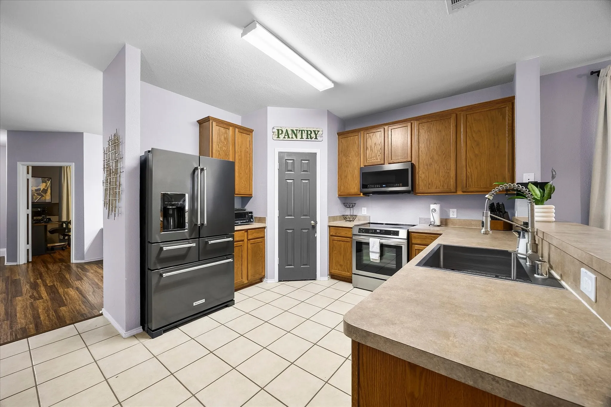 Single Family Residence For Sale in Rockwall County , 3852 Juniper Hills Drive, Rockwall, Texas 75032, 3 Bedroom, 2 Bathroom, 2 Garage spaces, 2,117 Sqft, built in 2004, mls#21356136, Real Estate Agent in Rockwall, Homes For Sale in Rockwall county, Homes For Sale in Rockwall, Realtor in Rockwall Texas, Real Estate Brokerage Independent Realty Texas, Luminita Cordes Realtor