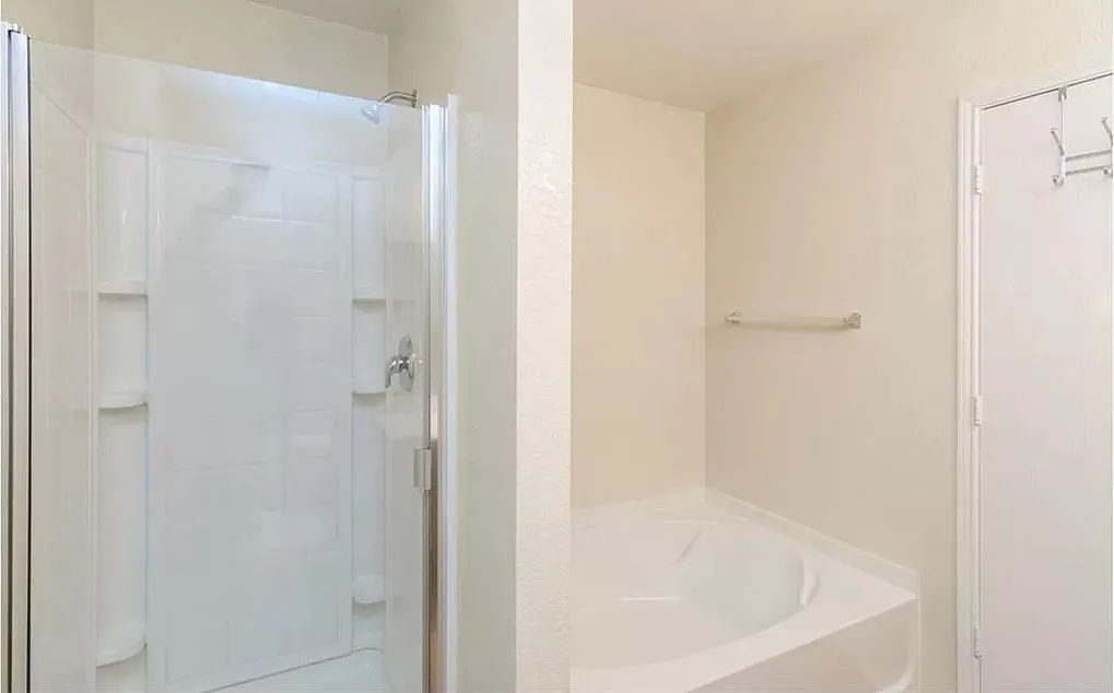 Single Family Residence For Rent in Tarrant County , 14036 Firebush Lane, Fort Worth, Texas 76052, 4 Bedroom, 2 Bathroom, 2 Garage spaces, 1,724 Sqft, built in 2007, mls#21357488, Real Estate Agent in Fort Worth, Homes For Rent in Tarrant county, Homes For Rent in Fort Worth, Realtor in Fort Worth Texas, Real Estate Brokerage Independent Realty Texas, Luminita Cordes Realtor