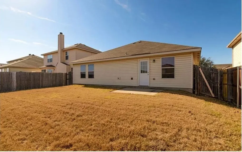 Single Family Residence For Rent in Tarrant County , 14036 Firebush Lane, Fort Worth, Texas 76052, 4 Bedroom, 2 Bathroom, 2 Garage spaces, 1,724 Sqft, built in 2007, mls#21357488, Real Estate Agent in Fort Worth, Homes For Rent in Tarrant county, Homes For Rent in Fort Worth, Realtor in Fort Worth Texas, Real Estate Brokerage Independent Realty Texas, Luminita Cordes Realtor