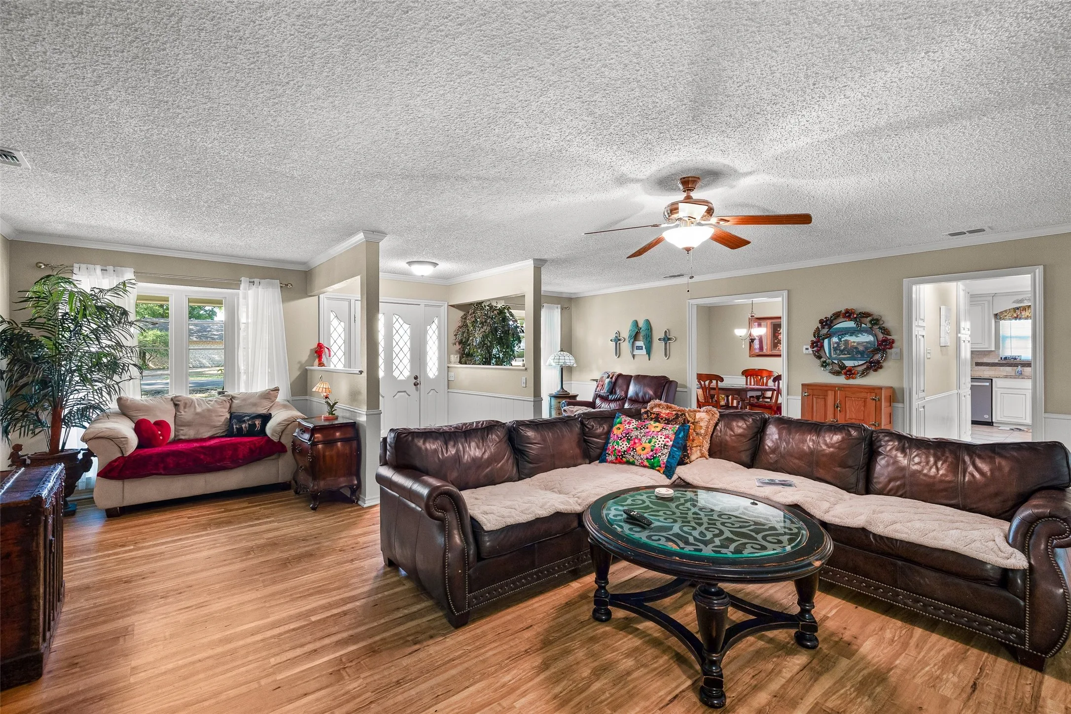Single Family Residence For Sale in Hood County , 5110 Wedgefield Road, Granbury, Texas 76049, 3 Bedroom, 2 Bathroom, 2 Garage spaces, 2,158 Sqft, built in 1975, mls#21353462, Real Estate Agent in Granbury, Homes For Sale in Hood county, Homes For Sale in Granbury, Realtor in Granbury Texas, Real Estate Brokerage Independent Realty Texas, Luminita Cordes Realtor