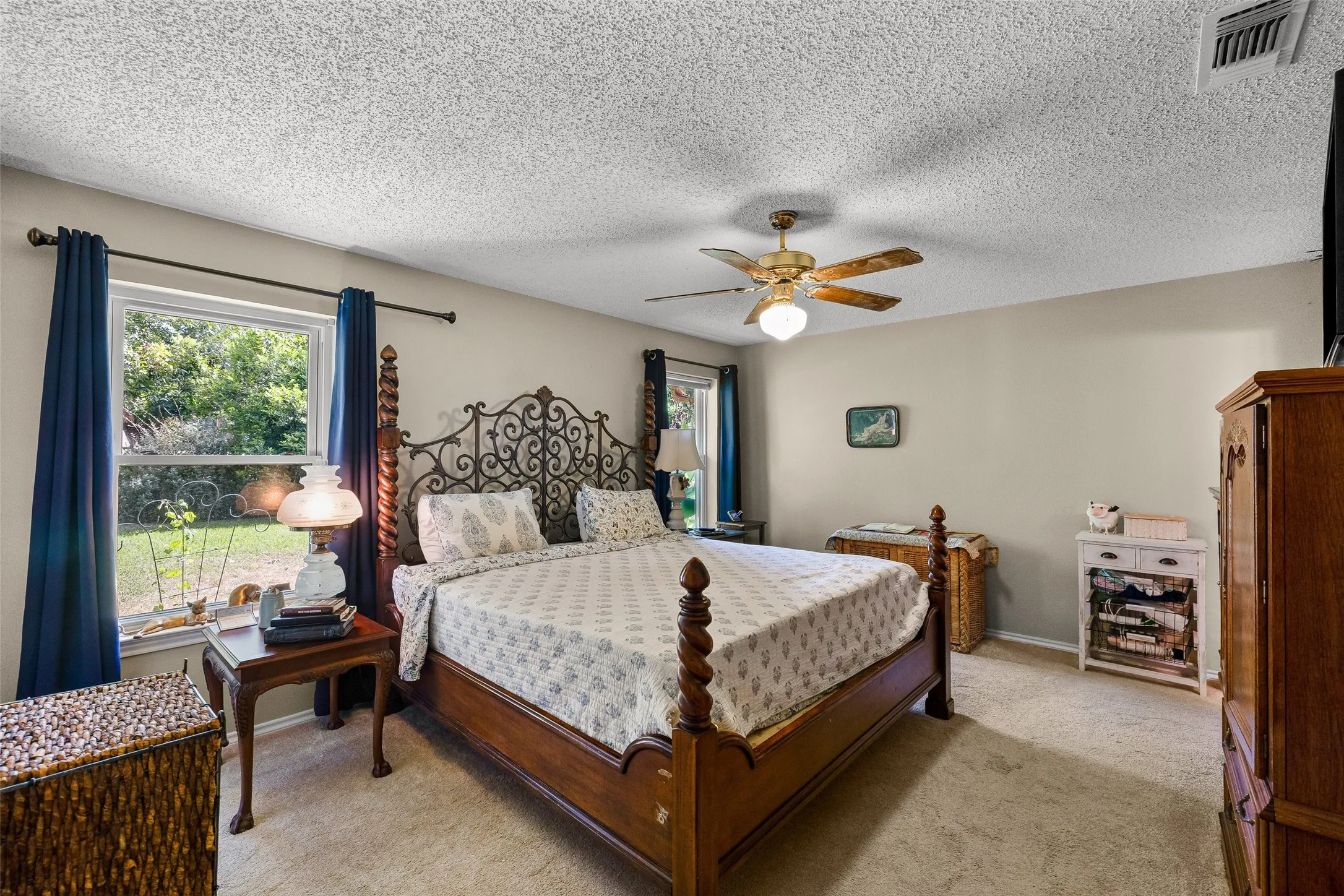 Single Family Residence For Sale in Hood County , 5110 Wedgefield Road, Granbury, Texas 76049, 3 Bedroom, 2 Bathroom, 2 Garage spaces, 2,158 Sqft, built in 1975, mls#21353462, Real Estate Agent in Granbury, Homes For Sale in Hood county, Homes For Sale in Granbury, Realtor in Granbury Texas, Real Estate Brokerage Independent Realty Texas, Luminita Cordes Realtor