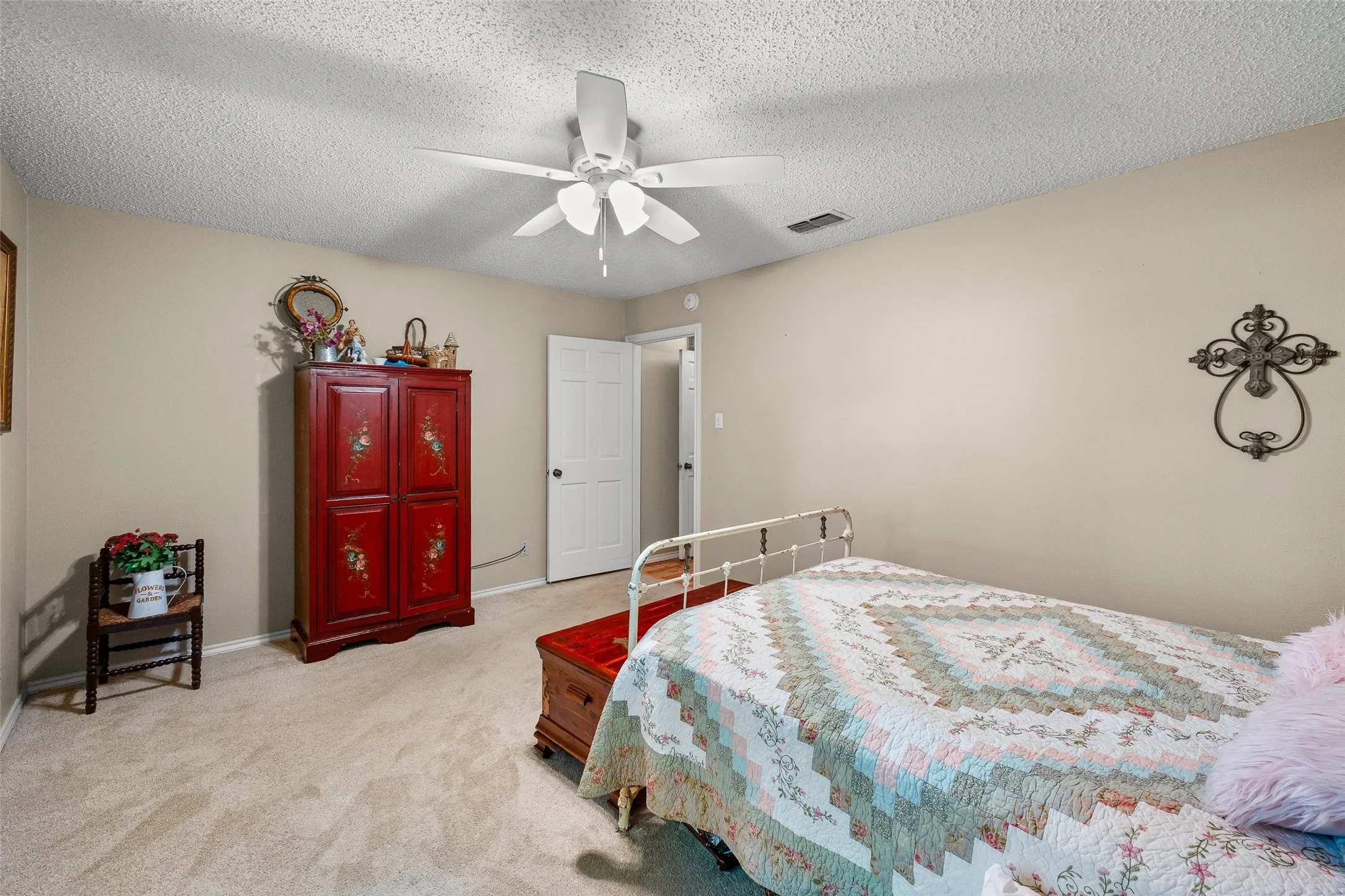 Single Family Residence For Sale in Hood County , 5110 Wedgefield Road, Granbury, Texas 76049, 3 Bedroom, 2 Bathroom, 2 Garage spaces, 2,158 Sqft, built in 1975, mls#21353462, Real Estate Agent in Granbury, Homes For Sale in Hood county, Homes For Sale in Granbury, Realtor in Granbury Texas, Real Estate Brokerage Independent Realty Texas, Luminita Cordes Realtor