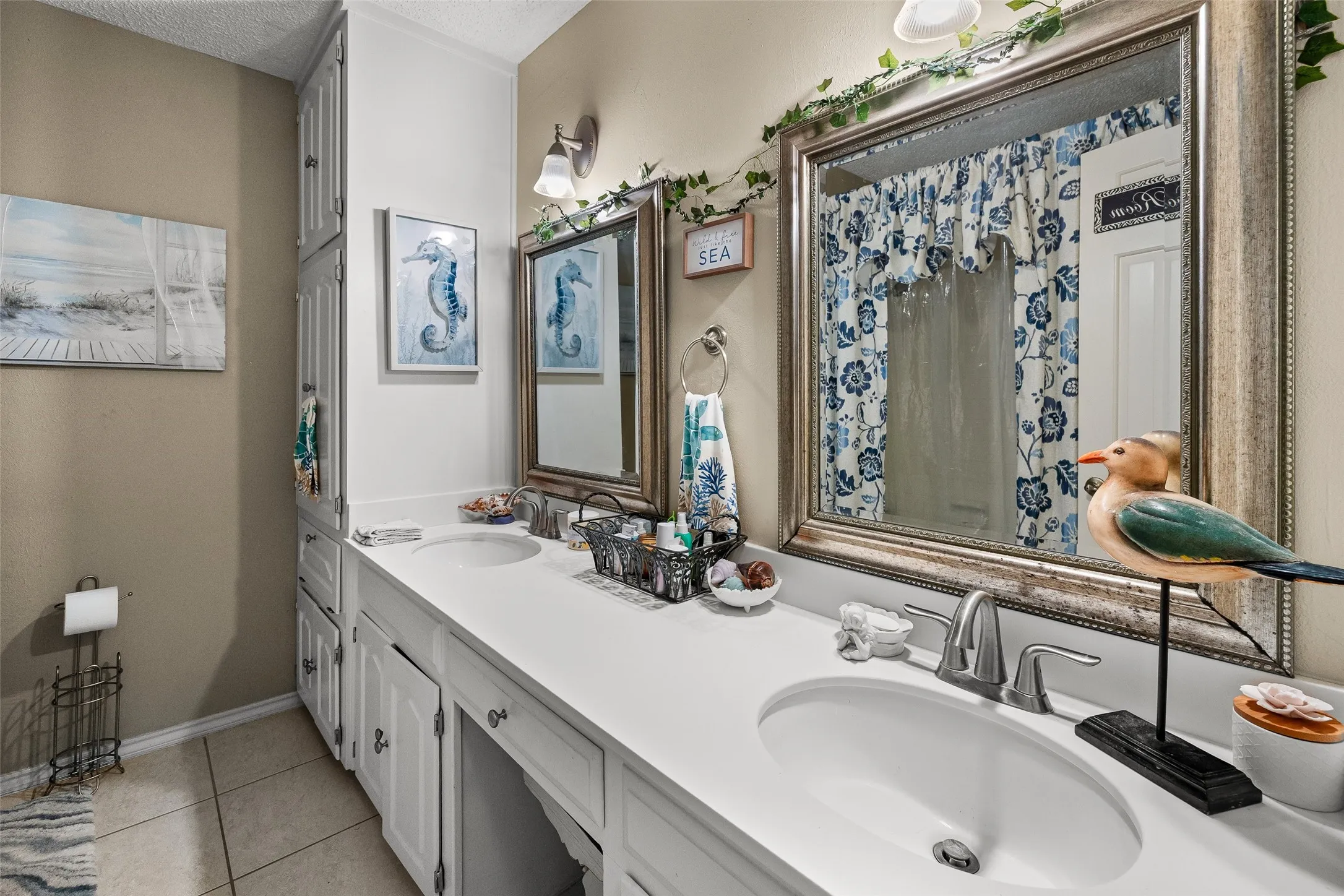Single Family Residence For Sale in Hood County , 5110 Wedgefield Road, Granbury, Texas 76049, 3 Bedroom, 2 Bathroom, 2 Garage spaces, 2,158 Sqft, built in 1975, mls#21353462, Real Estate Agent in Granbury, Homes For Sale in Hood county, Homes For Sale in Granbury, Realtor in Granbury Texas, Real Estate Brokerage Independent Realty Texas, Luminita Cordes Realtor