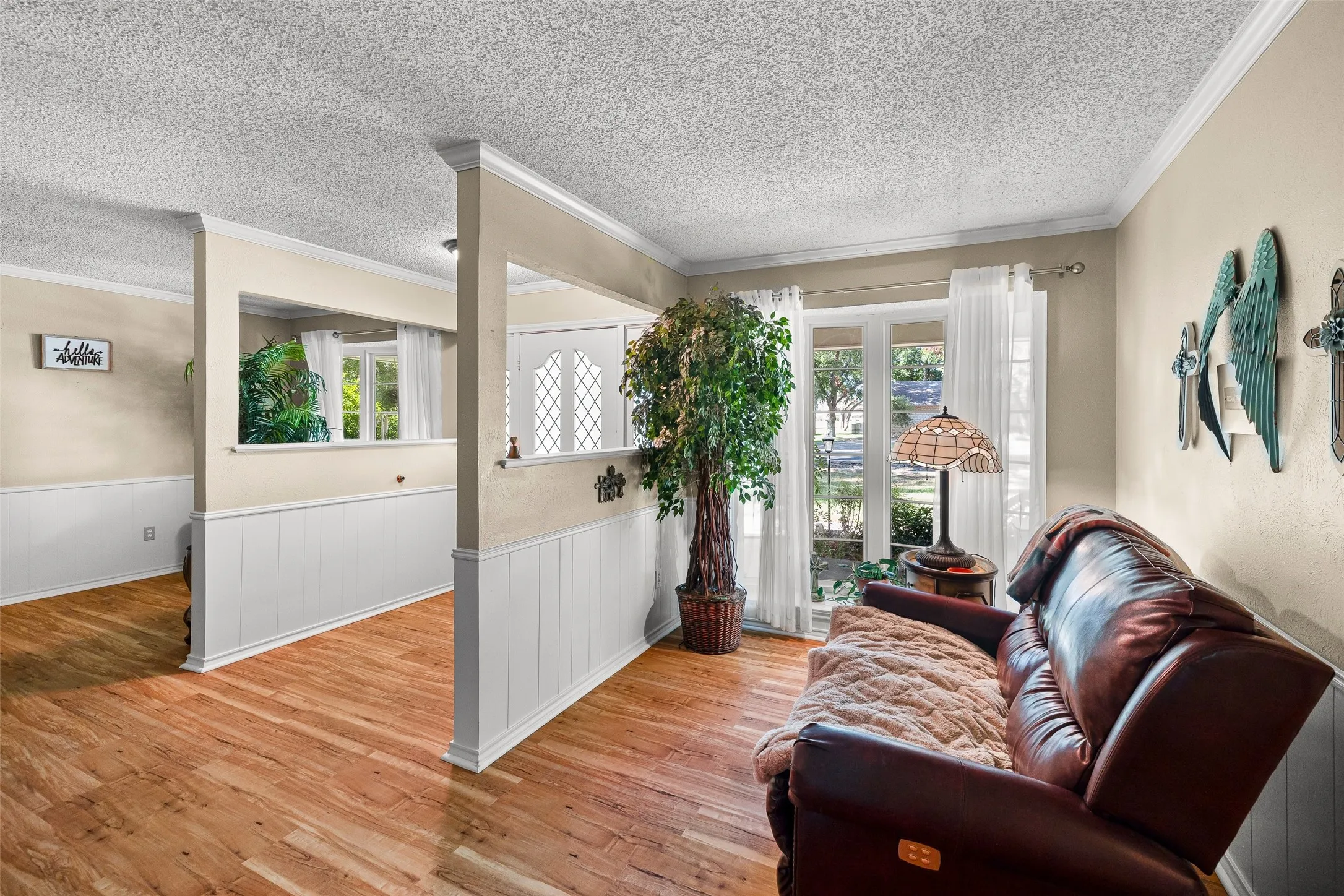 Single Family Residence For Sale in Hood County , 5110 Wedgefield Road, Granbury, Texas 76049, 3 Bedroom, 2 Bathroom, 2 Garage spaces, 2,158 Sqft, built in 1975, mls#21353462, Real Estate Agent in Granbury, Homes For Sale in Hood county, Homes For Sale in Granbury, Realtor in Granbury Texas, Real Estate Brokerage Independent Realty Texas, Luminita Cordes Realtor