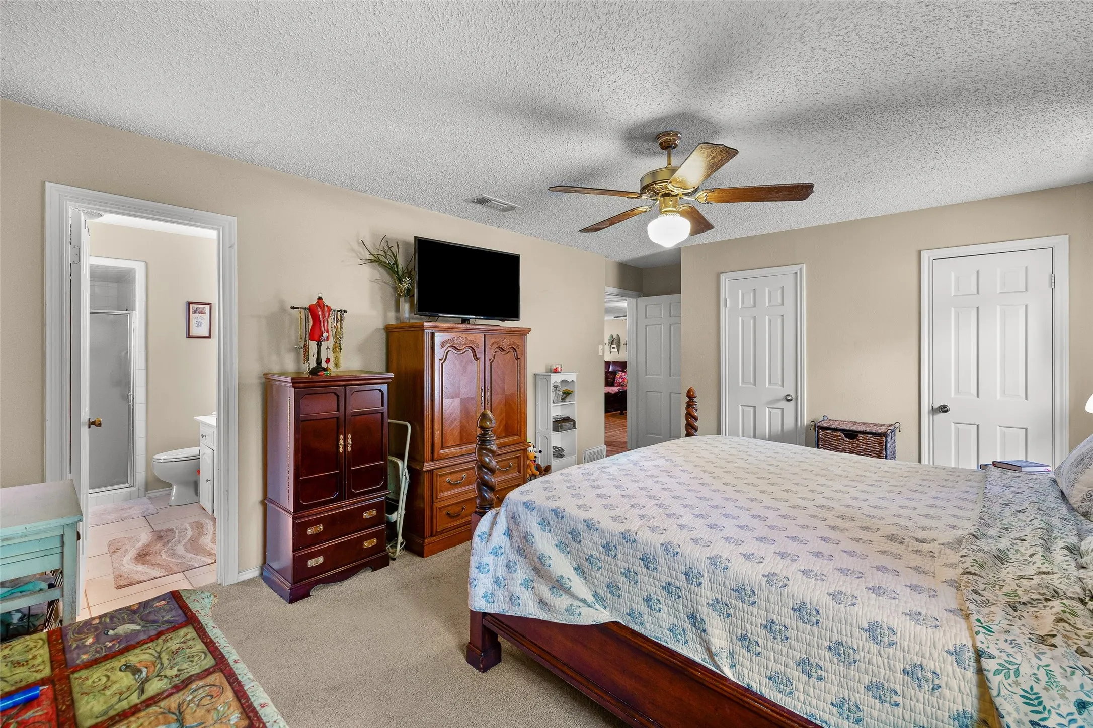Single Family Residence For Sale in Hood County , 5110 Wedgefield Road, Granbury, Texas 76049, 3 Bedroom, 2 Bathroom, 2 Garage spaces, 2,158 Sqft, built in 1975, mls#21353462, Real Estate Agent in Granbury, Homes For Sale in Hood county, Homes For Sale in Granbury, Realtor in Granbury Texas, Real Estate Brokerage Independent Realty Texas, Luminita Cordes Realtor