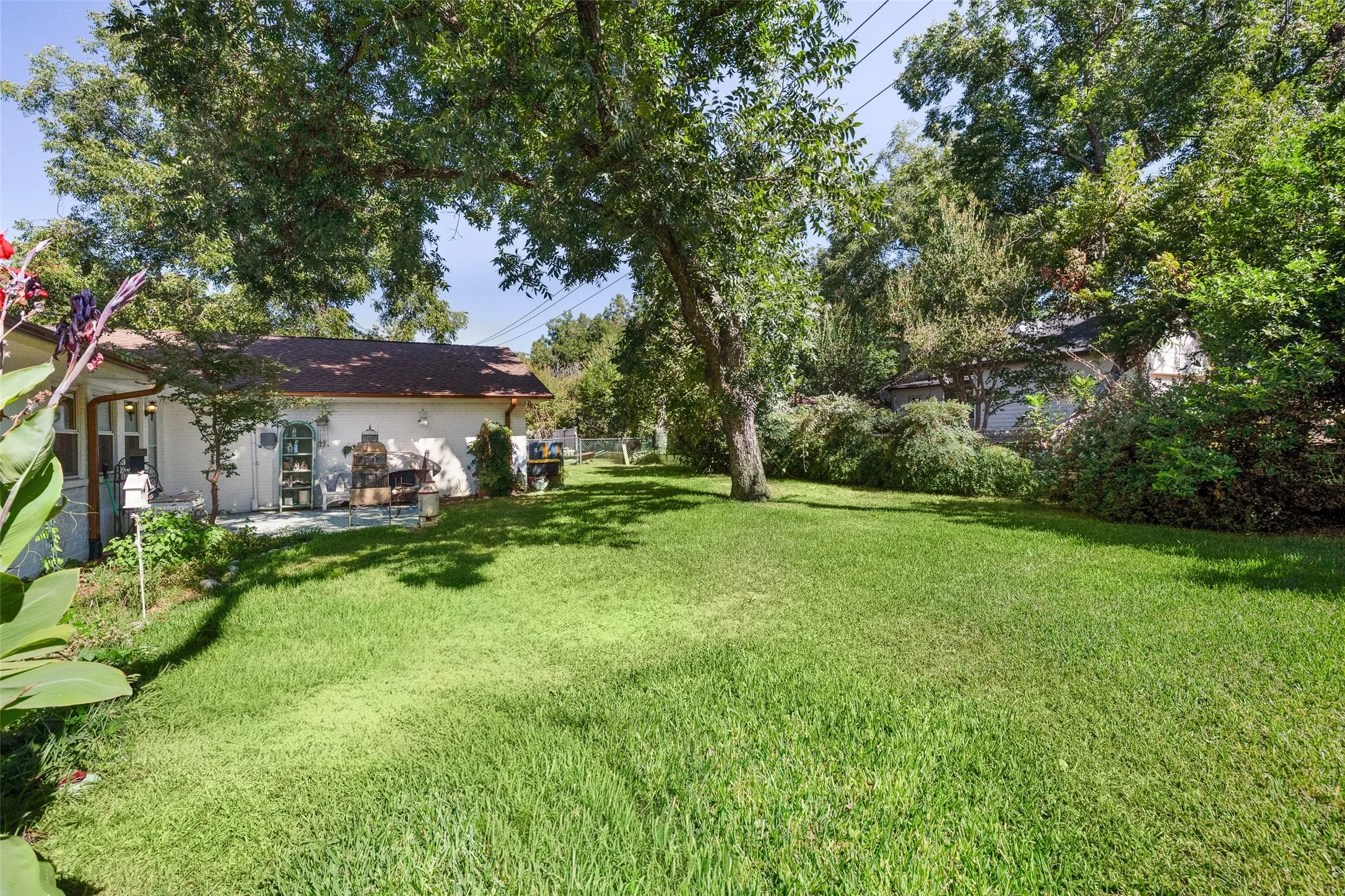 Single Family Residence For Sale in Hood County , 5110 Wedgefield Road, Granbury, Texas 76049, 3 Bedroom, 2 Bathroom, 2 Garage spaces, 2,158 Sqft, built in 1975, mls#21353462, Real Estate Agent in Granbury, Homes For Sale in Hood county, Homes For Sale in Granbury, Realtor in Granbury Texas, Real Estate Brokerage Independent Realty Texas, Luminita Cordes Realtor