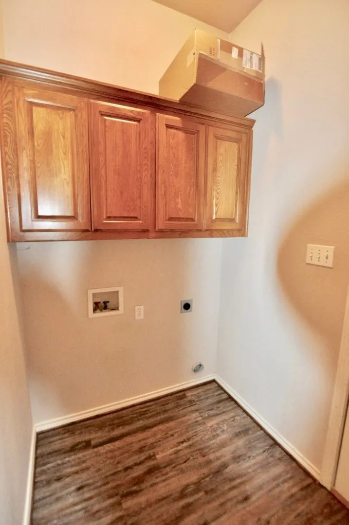 Single Family Residence For Rent in Parker County , 1838 Laura Street, Weatherford, Texas 76086, 3 Bedroom, 2 Bathroom, 2 Garage spaces, 1,298 Sqft, built in 2001, mls#21357464, Real Estate Agent in Weatherford, Homes For Rent in Parker county, Homes For Rent in Weatherford, Realtor in Weatherford Texas, Real Estate Brokerage Independent Realty Texas, Luminita Cordes Realtor
