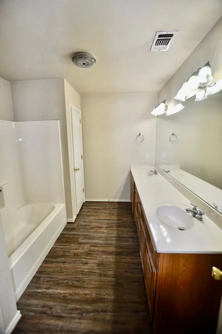 Single Family Residence For Rent in Parker County , 1838 Laura Street, Weatherford, Texas 76086, 3 Bedroom, 2 Bathroom, 2 Garage spaces, 1,298 Sqft, built in 2001, mls#21357464, Real Estate Agent in Weatherford, Homes For Rent in Parker county, Homes For Rent in Weatherford, Realtor in Weatherford Texas, Real Estate Brokerage Independent Realty Texas, Luminita Cordes Realtor