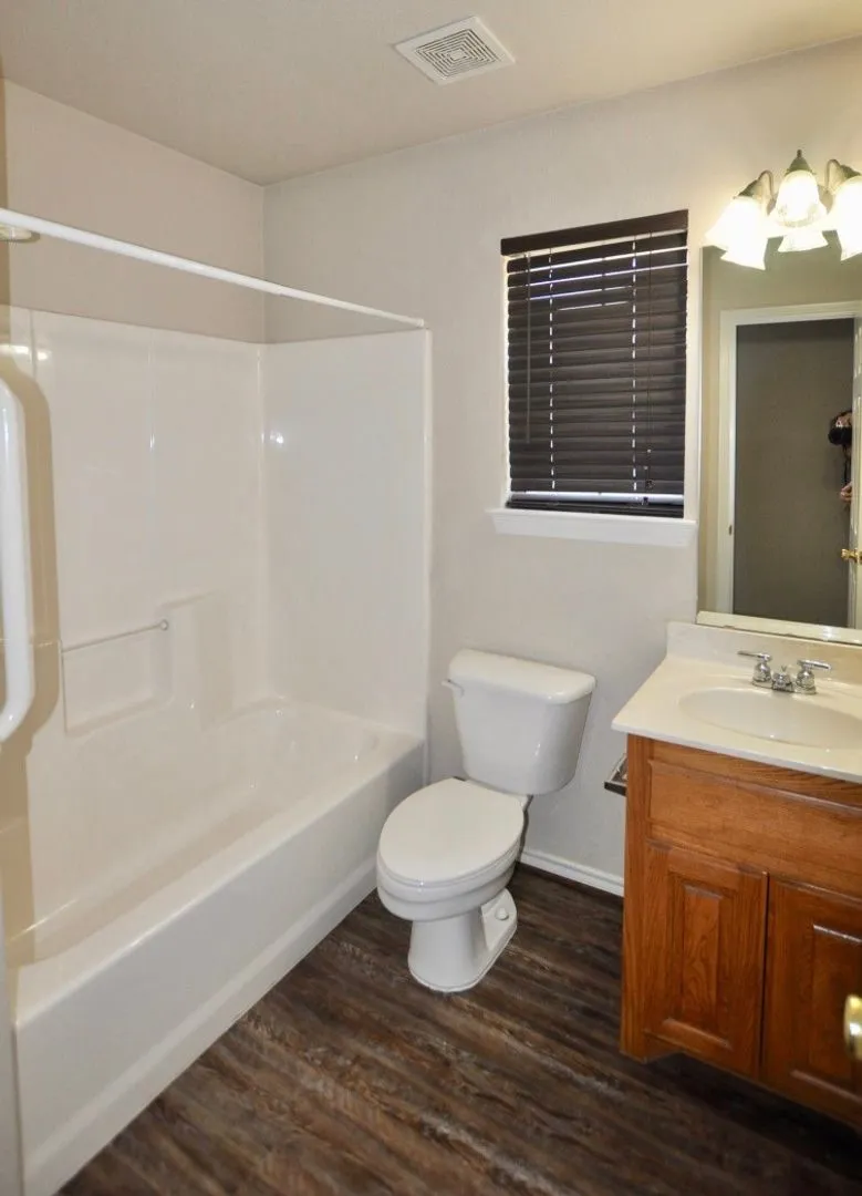 Single Family Residence For Rent in Parker County , 1838 Laura Street, Weatherford, Texas 76086, 3 Bedroom, 2 Bathroom, 2 Garage spaces, 1,298 Sqft, built in 2001, mls#21357464, Real Estate Agent in Weatherford, Homes For Rent in Parker county, Homes For Rent in Weatherford, Realtor in Weatherford Texas, Real Estate Brokerage Independent Realty Texas, Luminita Cordes Realtor