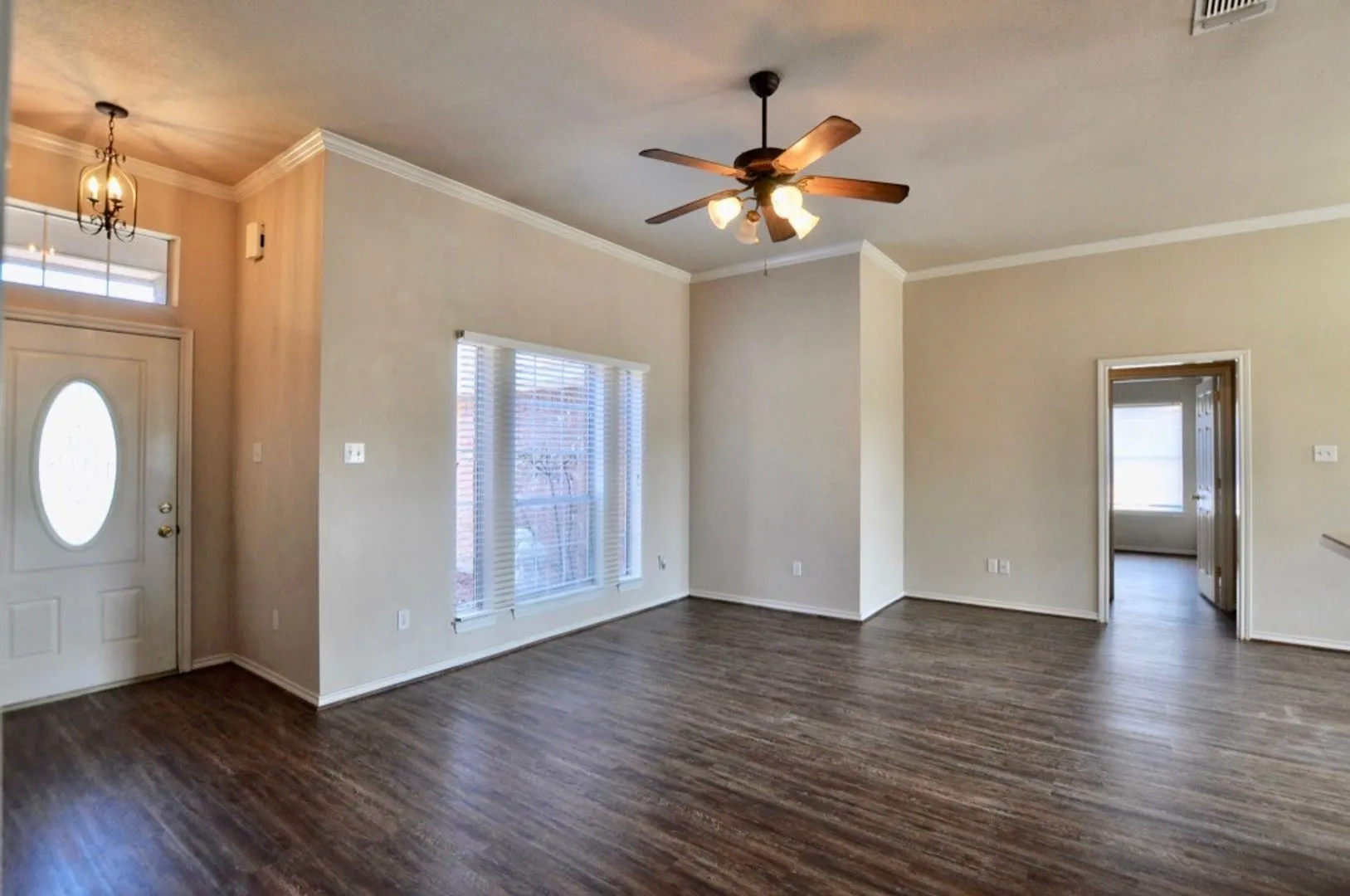 Single Family Residence For Rent in Parker County , 1838 Laura Street, Weatherford, Texas 76086, 3 Bedroom, 2 Bathroom, 2 Garage spaces, 1,298 Sqft, built in 2001, mls#21357464, Real Estate Agent in Weatherford, Homes For Rent in Parker county, Homes For Rent in Weatherford, Realtor in Weatherford Texas, Real Estate Brokerage Independent Realty Texas, Luminita Cordes Realtor