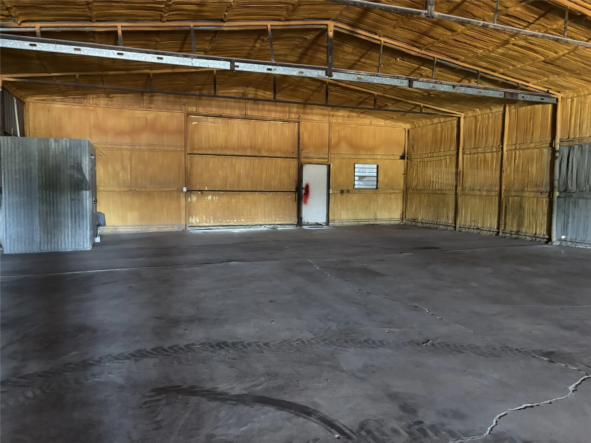 Warehouse For Rent in Hunt County , 104 Taylor Drive, Quinlan, Texas 75474, 0, 0, Garage spaces, 6,600 Sqft, built in 1960, Price $1,800, mls#21356834, Real Estate Agent in Quinlan, Homes For Rent in Hunt county, Homes For Rent in Quinlan, Realtor in Quinlan Texas, Real Estate Brokerage Independent Realty Texas, Luminita Cordes Realtor