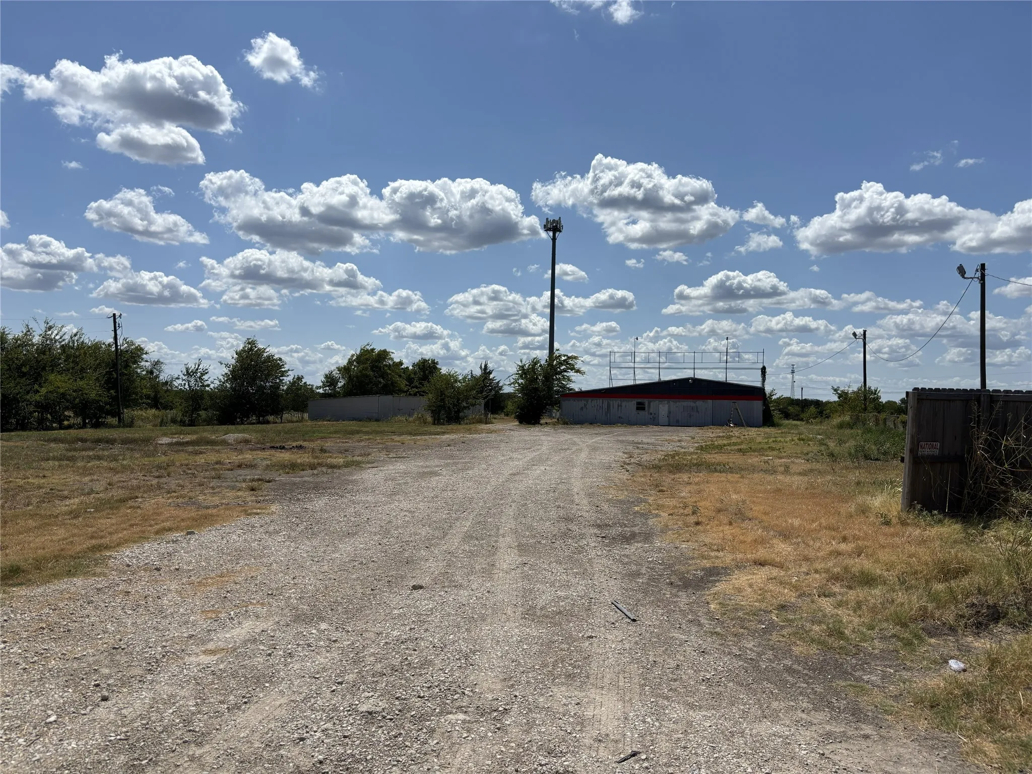 Warehouse For Rent in Hunt County , 104 Taylor Drive, Quinlan, Texas 75474, 0, 0, Garage spaces, 6,600 Sqft, built in 1960, Price $1,800, mls#21356834, Real Estate Agent in Quinlan, Homes For Rent in Hunt county, Homes For Rent in Quinlan, Realtor in Quinlan Texas, Real Estate Brokerage Independent Realty Texas, Luminita Cordes Realtor