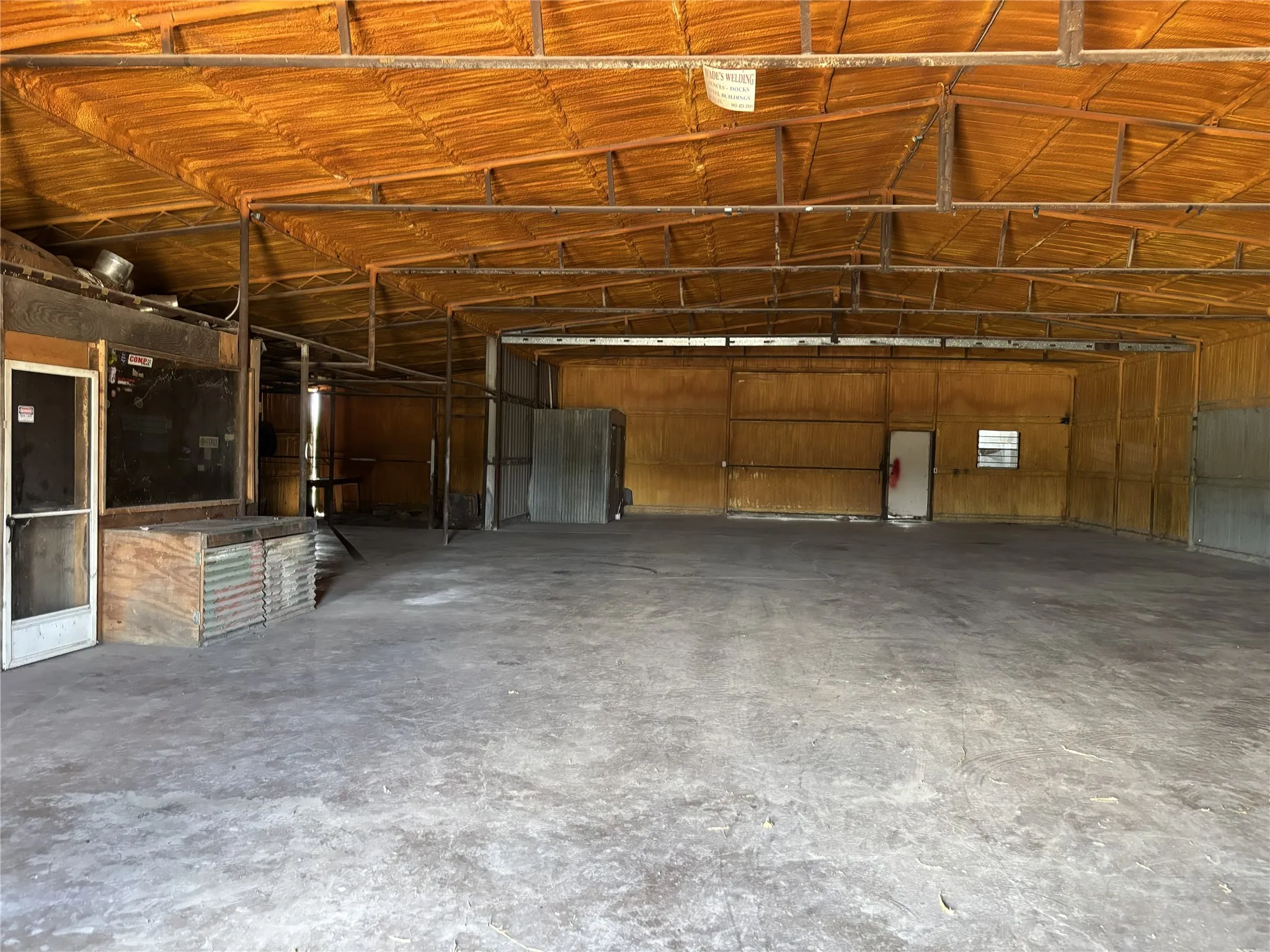 Warehouse For Rent in Hunt County , 104 Taylor Drive, Quinlan, Texas 75474, 0, 0, Garage spaces, 6,600 Sqft, built in 1960, Price $1,800, mls#21356834, Real Estate Agent in Quinlan, Homes For Rent in Hunt county, Homes For Rent in Quinlan, Realtor in Quinlan Texas, Real Estate Brokerage Independent Realty Texas, Luminita Cordes Realtor