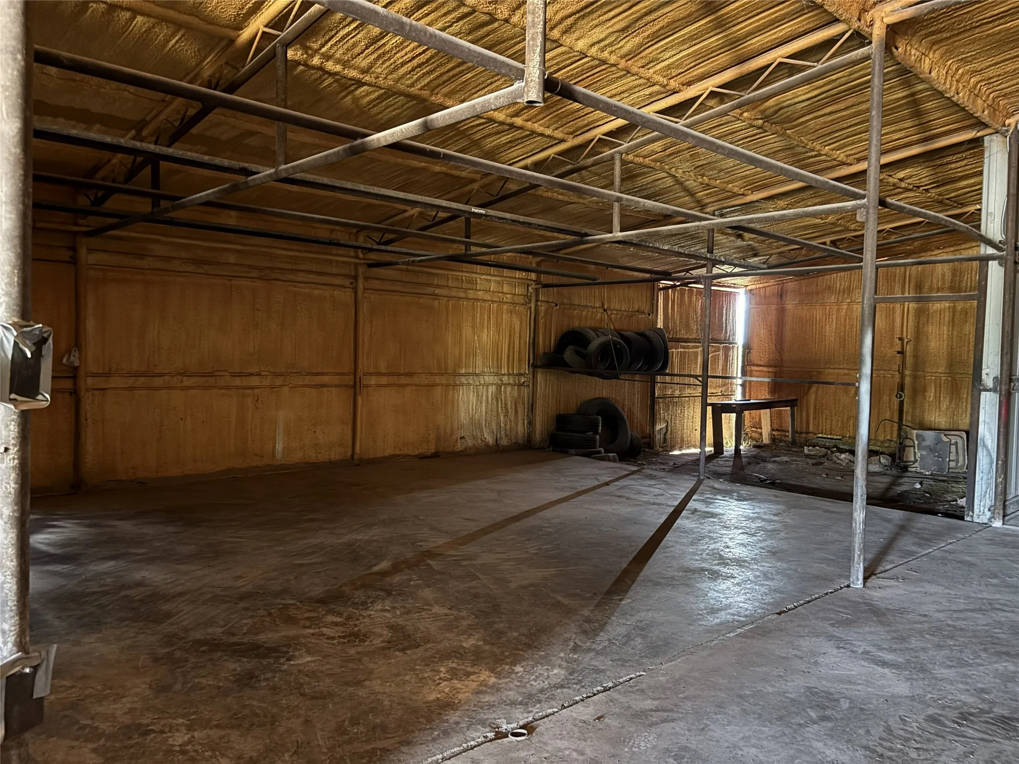 Warehouse For Rent in Hunt County , 104 Taylor Drive, Quinlan, Texas 75474, 0, 0, Garage spaces, 6,600 Sqft, built in 1960, Price $1,800, mls#21356834, Real Estate Agent in Quinlan, Homes For Rent in Hunt county, Homes For Rent in Quinlan, Realtor in Quinlan Texas, Real Estate Brokerage Independent Realty Texas, Luminita Cordes Realtor