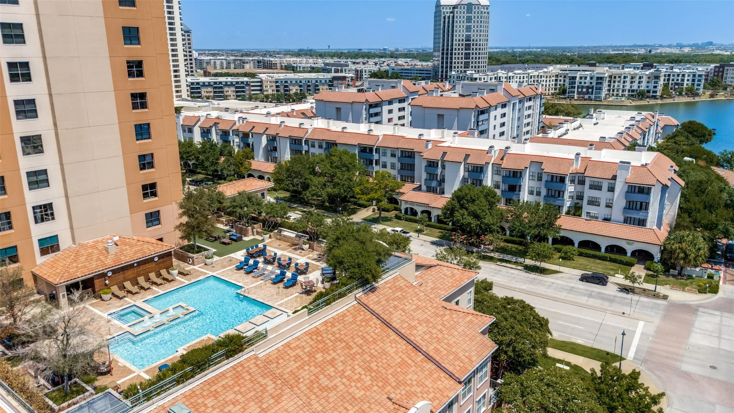 Condominium For Sale in Dallas County , 330 Las Colinas Boulevard E 1522, Irving, Texas 75039, 2 Bedroom, 2 Bathroom, 3 Garage spaces, 3,169 Sqft, built in 2001, mls#21355657, Real Estate Agent in Irving, Homes For Sale in Dallas county, Homes For Sale in Irving, Realtor in Irving Texas, Real Estate Brokerage Independent Realty Texas, Luminita Cordes Realtor