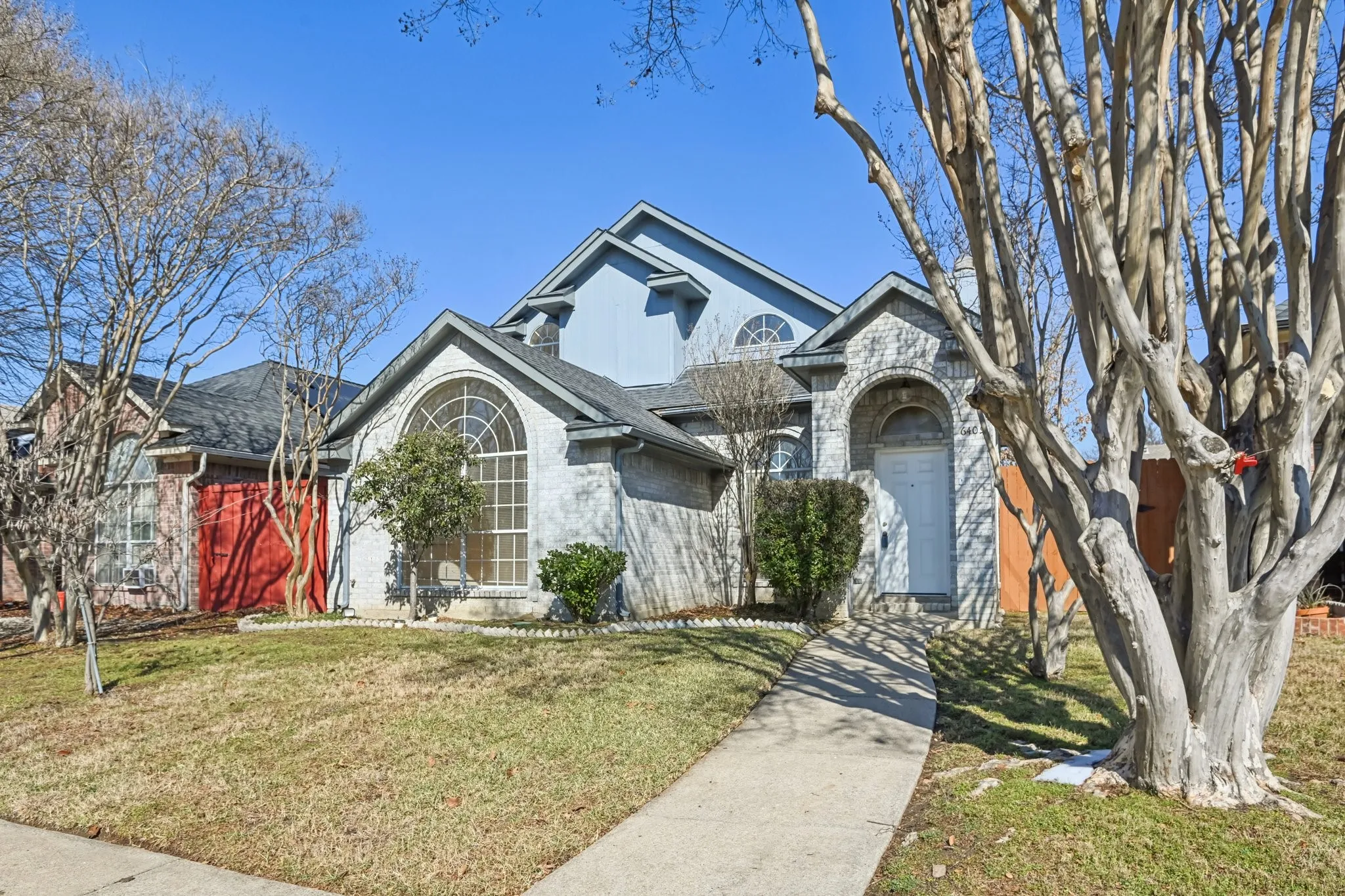 Single Family Residence For Sale in Dallas County , 6409 Wildhaven Drive, Rowlett, Texas 75089, 3 Bedroom, 3 Bathroom, 2 Garage spaces, 1,465 Sqft, built in 1991, mls#21357449, Real Estate Agent in Rowlett, Homes For Sale in Dallas county, Homes For Sale in Rowlett, Realtor in Rowlett Texas, Real Estate Brokerage Independent Realty Texas, Luminita Cordes Realtor