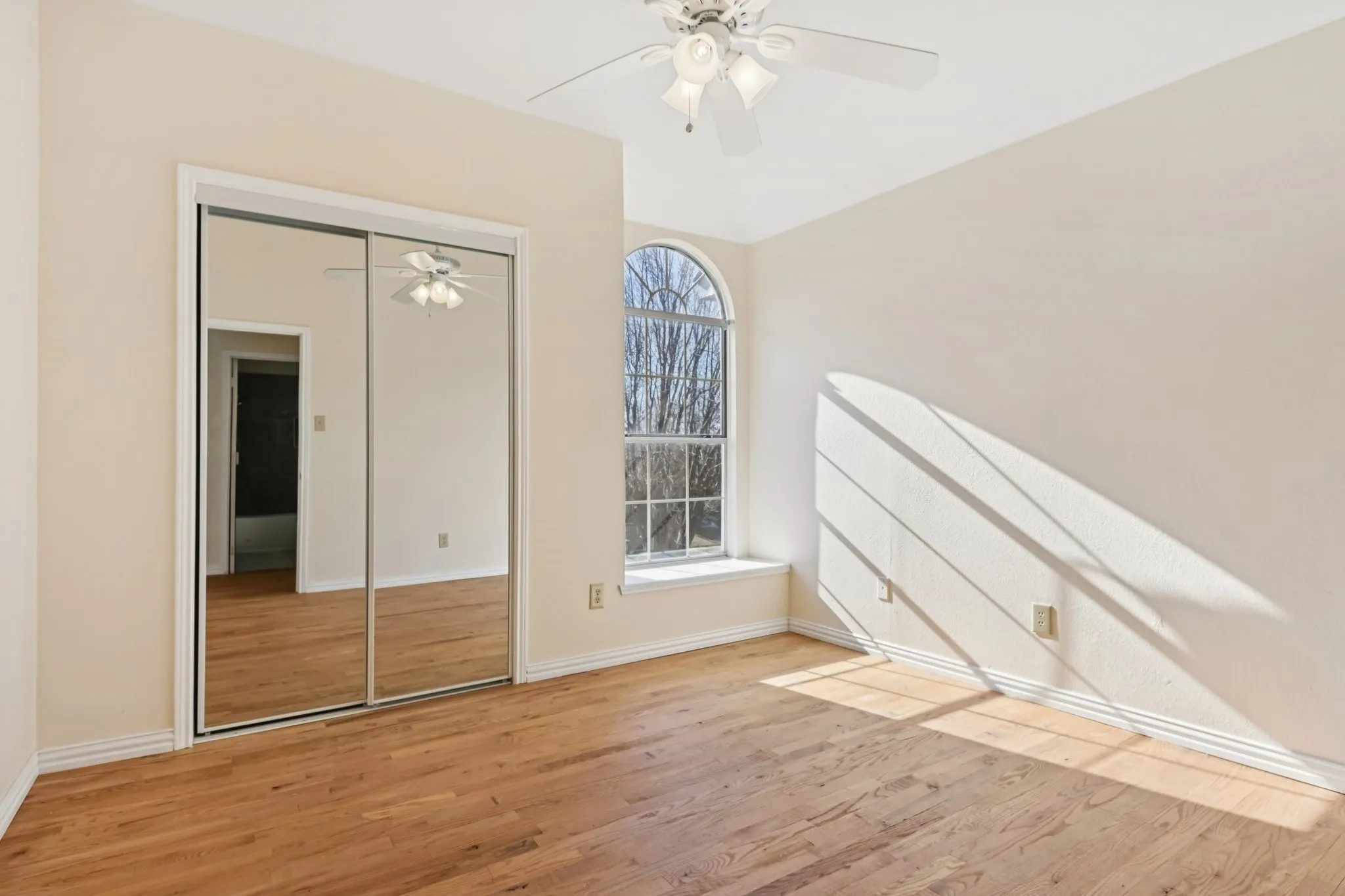 Single Family Residence For Sale in Dallas County , 6409 Wildhaven Drive, Rowlett, Texas 75089, 3 Bedroom, 3 Bathroom, 2 Garage spaces, 1,465 Sqft, built in 1991, mls#21357449, Real Estate Agent in Rowlett, Homes For Sale in Dallas county, Homes For Sale in Rowlett, Realtor in Rowlett Texas, Real Estate Brokerage Independent Realty Texas, Luminita Cordes Realtor