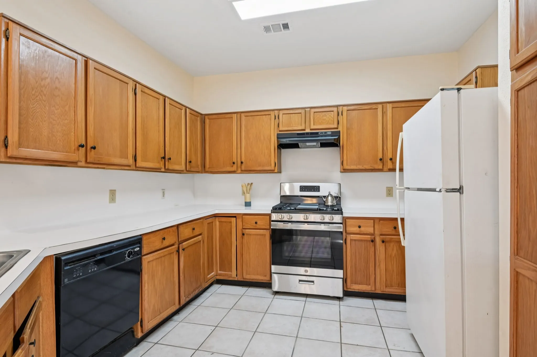 Single Family Residence For Sale in Dallas County , 6409 Wildhaven Drive, Rowlett, Texas 75089, 3 Bedroom, 3 Bathroom, 2 Garage spaces, 1,465 Sqft, built in 1991, mls#21357449, Real Estate Agent in Rowlett, Homes For Sale in Dallas county, Homes For Sale in Rowlett, Realtor in Rowlett Texas, Real Estate Brokerage Independent Realty Texas, Luminita Cordes Realtor