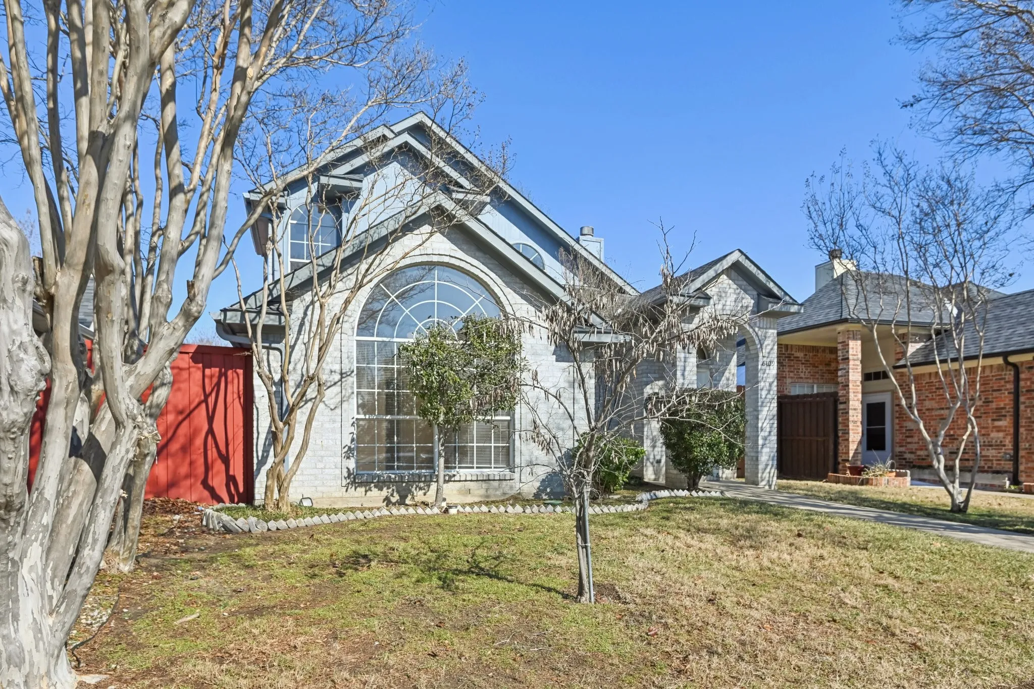 Single Family Residence For Sale in Dallas County , 6409 Wildhaven Drive, Rowlett, Texas 75089, 3 Bedroom, 3 Bathroom, 2 Garage spaces, 1,465 Sqft, built in 1991, mls#21357449, Real Estate Agent in Rowlett, Homes For Sale in Dallas county, Homes For Sale in Rowlett, Realtor in Rowlett Texas, Real Estate Brokerage Independent Realty Texas, Luminita Cordes Realtor