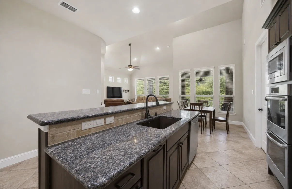 Single Family Residence For Sale in Collin County , 208 Hogue Lane, Wylie, Texas 75098, 4 Bedroom, 3 Bathroom, 2 Garage spaces, 2,531 Sqft, built in 2015, mls#21357486, Real Estate Agent in Wylie, Homes For Sale in Collin county, Homes For Sale in Wylie, Realtor in Wylie Texas, Real Estate Brokerage Independent Realty Texas, Luminita Cordes Realtor