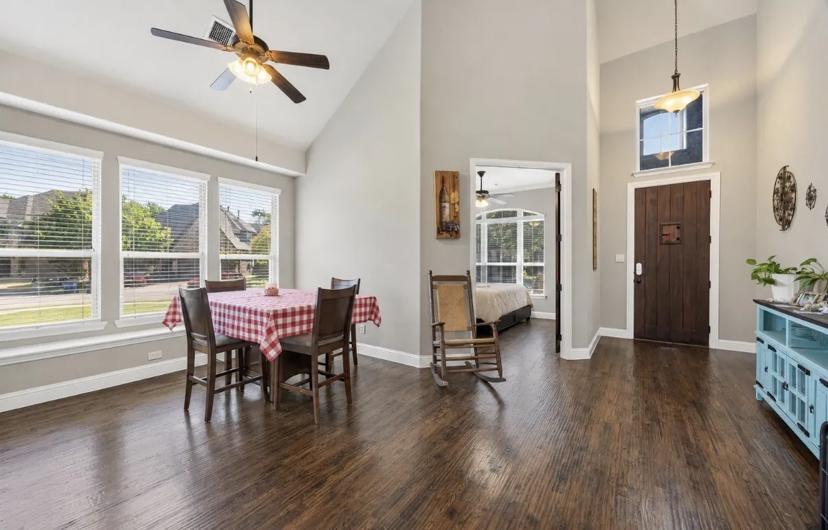 Single Family Residence For Sale in Collin County , 208 Hogue Lane, Wylie, Texas 75098, 4 Bedroom, 3 Bathroom, 2 Garage spaces, 2,531 Sqft, built in 2015, mls#21357486, Real Estate Agent in Wylie, Homes For Sale in Collin county, Homes For Sale in Wylie, Realtor in Wylie Texas, Real Estate Brokerage Independent Realty Texas, Luminita Cordes Realtor