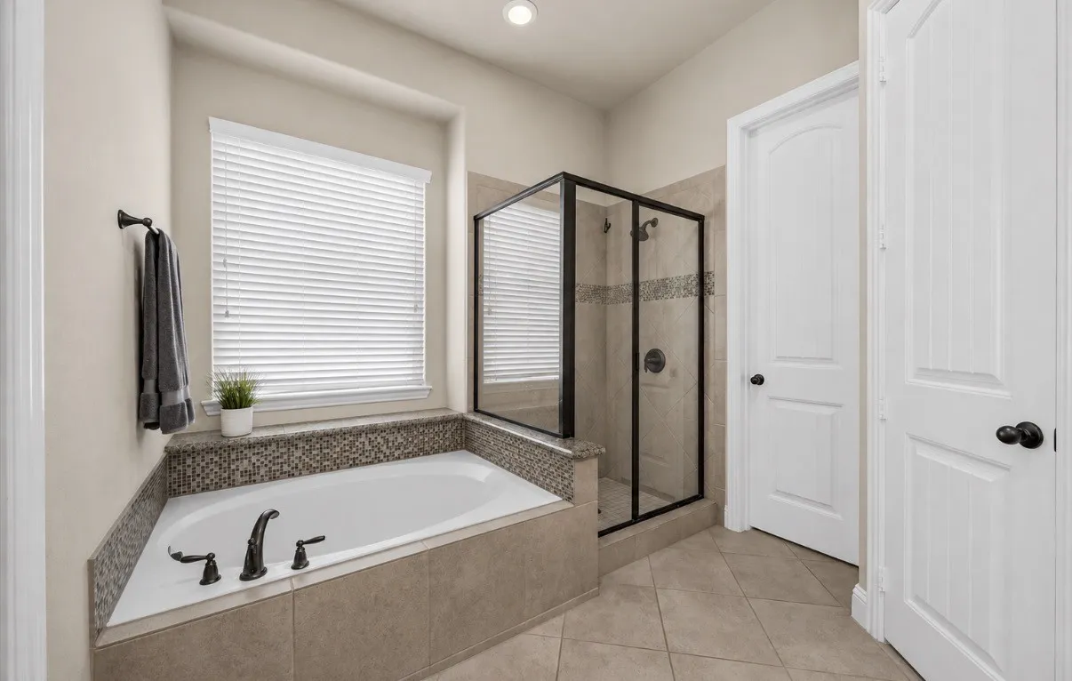 Single Family Residence For Sale in Collin County , 208 Hogue Lane, Wylie, Texas 75098, 4 Bedroom, 3 Bathroom, 2 Garage spaces, 2,531 Sqft, built in 2015, mls#21357486, Real Estate Agent in Wylie, Homes For Sale in Collin county, Homes For Sale in Wylie, Realtor in Wylie Texas, Real Estate Brokerage Independent Realty Texas, Luminita Cordes Realtor