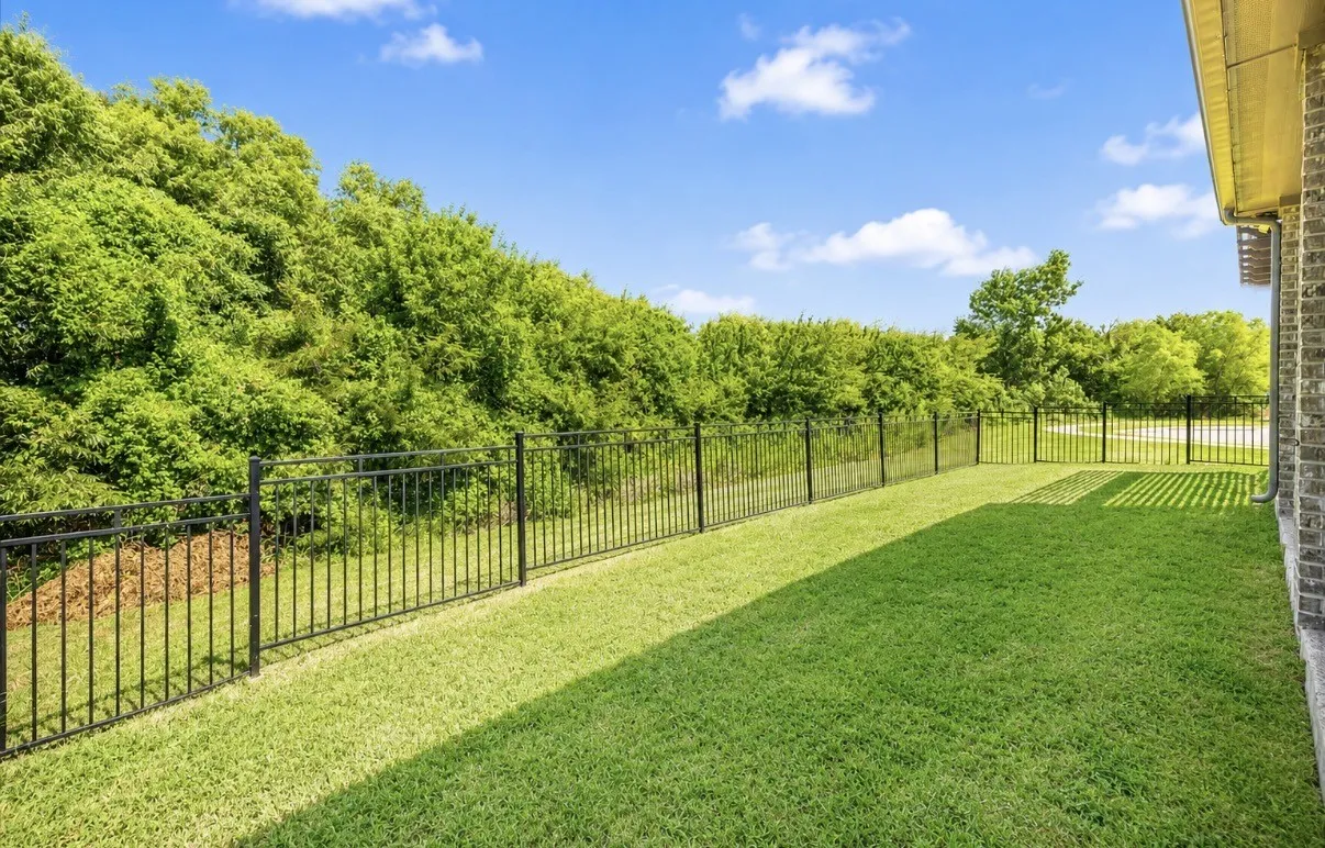 Single Family Residence For Sale in Collin County , 208 Hogue Lane, Wylie, Texas 75098, 4 Bedroom, 3 Bathroom, 2 Garage spaces, 2,531 Sqft, built in 2015, mls#21357486, Real Estate Agent in Wylie, Homes For Sale in Collin county, Homes For Sale in Wylie, Realtor in Wylie Texas, Real Estate Brokerage Independent Realty Texas, Luminita Cordes Realtor