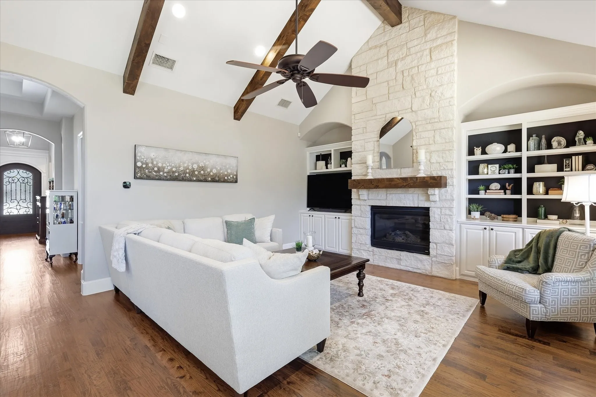 Single Family Residence For Sale in Denton County , 412 Nora Lane, Argyle, Texas 76226, 4 Bedroom, 3 Bathroom, 3 Garage spaces, 3,112 Sqft, built in 2015, mls#21356664, Real Estate Agent in Argyle, Homes For Sale in Denton county, Homes For Sale in Argyle, Realtor in Argyle Texas, Real Estate Brokerage Independent Realty Texas, Luminita Cordes Realtor