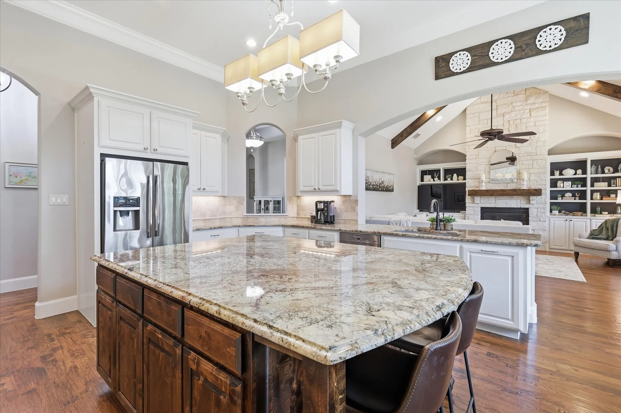 Single Family Residence For Sale in Denton County , 412 Nora Lane, Argyle, Texas 76226, 4 Bedroom, 3 Bathroom, 3 Garage spaces, 3,112 Sqft, built in 2015, mls#21356664, Real Estate Agent in Argyle, Homes For Sale in Denton county, Homes For Sale in Argyle, Realtor in Argyle Texas, Real Estate Brokerage Independent Realty Texas, Luminita Cordes Realtor