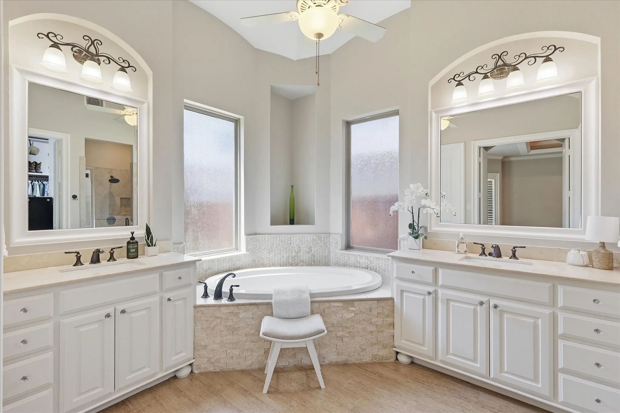 Single Family Residence For Sale in Denton County , 412 Nora Lane, Argyle, Texas 76226, 4 Bedroom, 3 Bathroom, 3 Garage spaces, 3,112 Sqft, built in 2015, mls#21356664, Real Estate Agent in Argyle, Homes For Sale in Denton county, Homes For Sale in Argyle, Realtor in Argyle Texas, Real Estate Brokerage Independent Realty Texas, Luminita Cordes Realtor