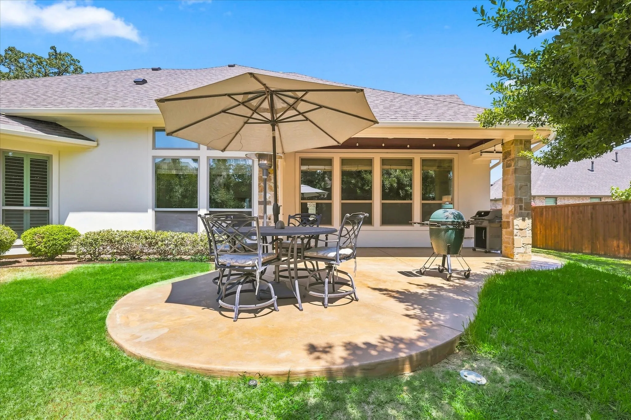 Single Family Residence For Sale in Denton County , 412 Nora Lane, Argyle, Texas 76226, 4 Bedroom, 3 Bathroom, 3 Garage spaces, 3,112 Sqft, built in 2015, mls#21356664, Real Estate Agent in Argyle, Homes For Sale in Denton county, Homes For Sale in Argyle, Realtor in Argyle Texas, Real Estate Brokerage Independent Realty Texas, Luminita Cordes Realtor