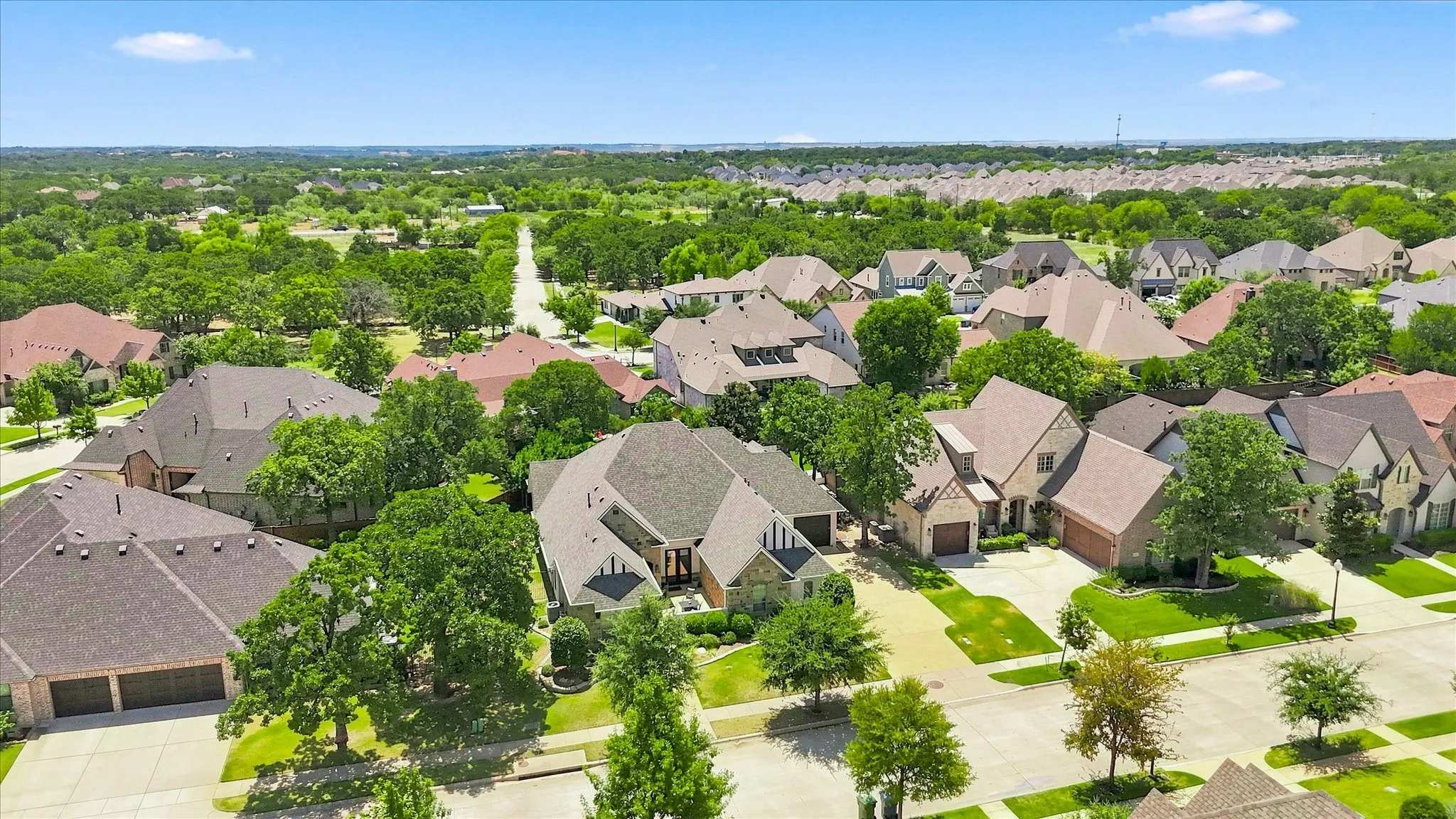 Single Family Residence For Sale in Denton County , 412 Nora Lane, Argyle, Texas 76226, 4 Bedroom, 3 Bathroom, 3 Garage spaces, 3,112 Sqft, built in 2015, mls#21356664, Real Estate Agent in Argyle, Homes For Sale in Denton county, Homes For Sale in Argyle, Realtor in Argyle Texas, Real Estate Brokerage Independent Realty Texas, Luminita Cordes Realtor