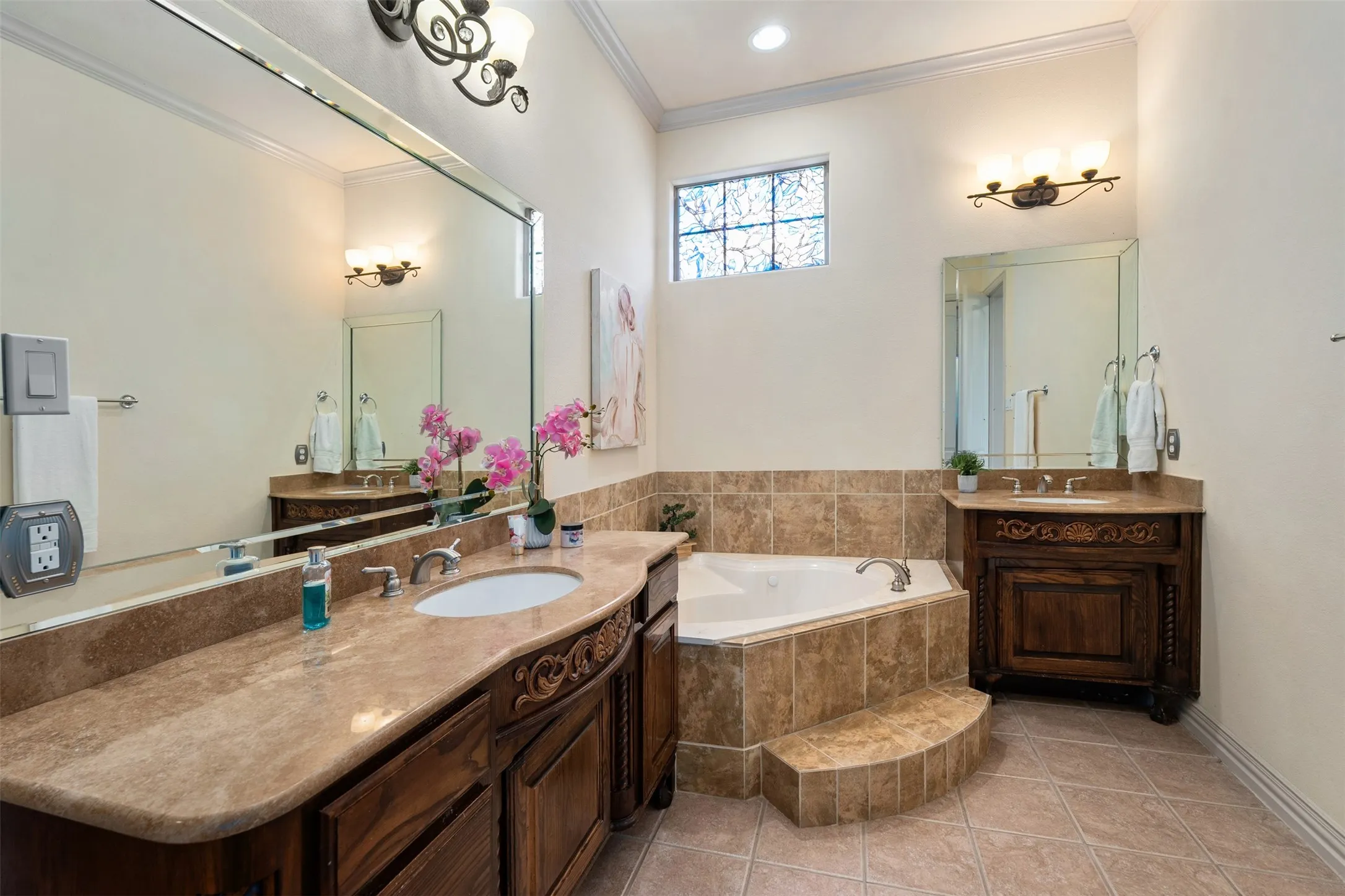 Single Family Residence For Sale in Dallas County , 2627 Wells Court, Cedar Hill, Texas 75104, 7 Bedroom, 7 Bathroom, 3 Garage spaces, 6,300 Sqft, built in 2006, mls#21357521, Real Estate Agent in Cedar Hill, Homes For Sale in Dallas county, Homes For Sale in Cedar Hill, Realtor in Cedar Hill Texas, Real Estate Brokerage Independent Realty Texas, Luminita Cordes Realtor