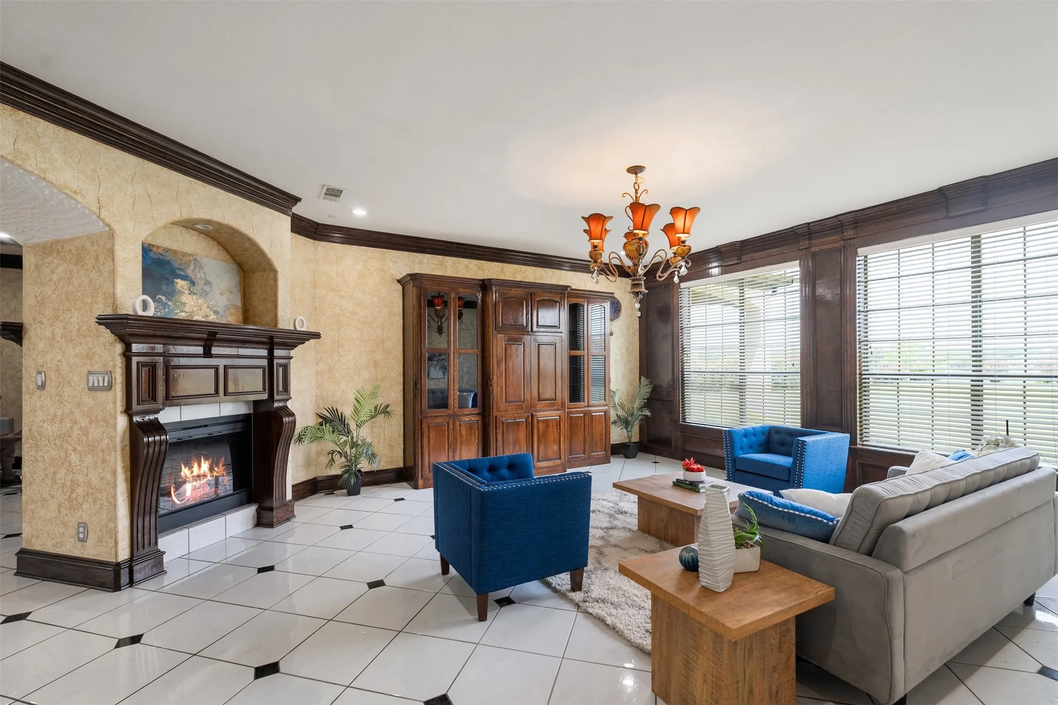 Single Family Residence For Sale in Dallas County , 2627 Wells Court, Cedar Hill, Texas 75104, 7 Bedroom, 7 Bathroom, 3 Garage spaces, 6,300 Sqft, built in 2006, mls#21357521, Real Estate Agent in Cedar Hill, Homes For Sale in Dallas county, Homes For Sale in Cedar Hill, Realtor in Cedar Hill Texas, Real Estate Brokerage Independent Realty Texas, Luminita Cordes Realtor