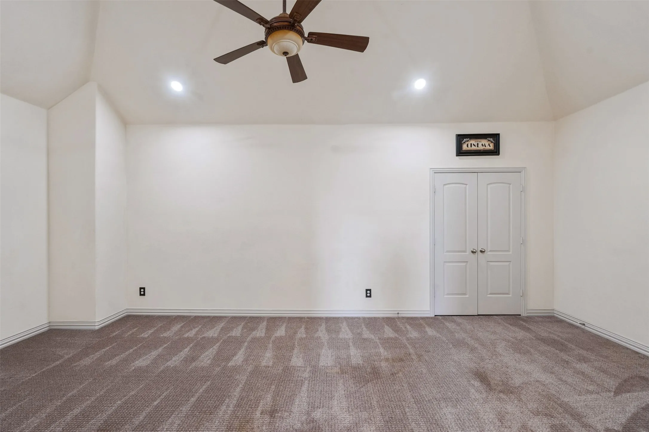 Single Family Residence For Sale in Dallas County , 2627 Wells Court, Cedar Hill, Texas 75104, 7 Bedroom, 7 Bathroom, 3 Garage spaces, 6,300 Sqft, built in 2006, mls#21357521, Real Estate Agent in Cedar Hill, Homes For Sale in Dallas county, Homes For Sale in Cedar Hill, Realtor in Cedar Hill Texas, Real Estate Brokerage Independent Realty Texas, Luminita Cordes Realtor