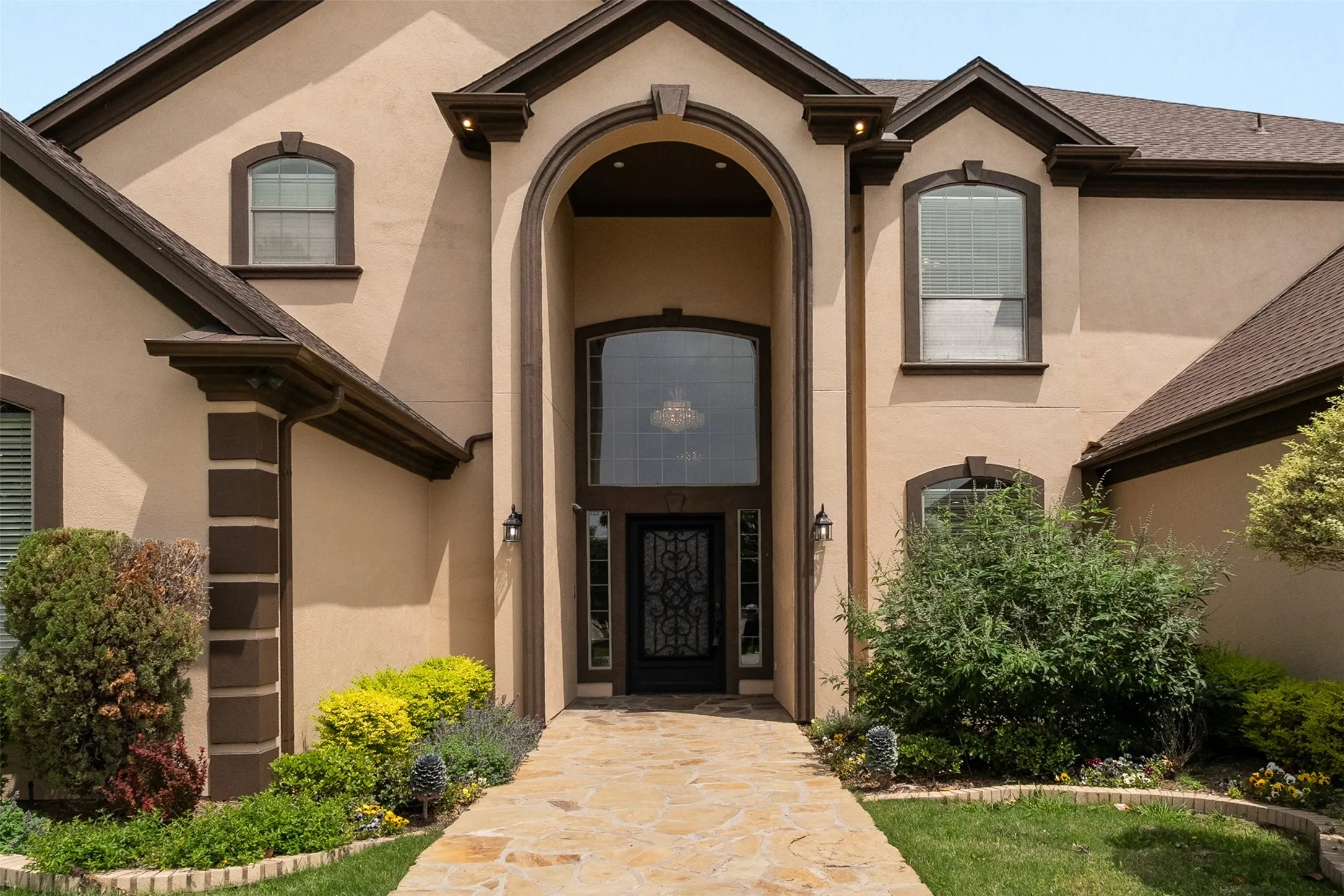 Single Family Residence For Sale in Dallas County , 2627 Wells Court, Cedar Hill, Texas 75104, 7 Bedroom, 7 Bathroom, 3 Garage spaces, 6,300 Sqft, built in 2006, mls#21357521, Real Estate Agent in Cedar Hill, Homes For Sale in Dallas county, Homes For Sale in Cedar Hill, Realtor in Cedar Hill Texas, Real Estate Brokerage Independent Realty Texas, Luminita Cordes Realtor