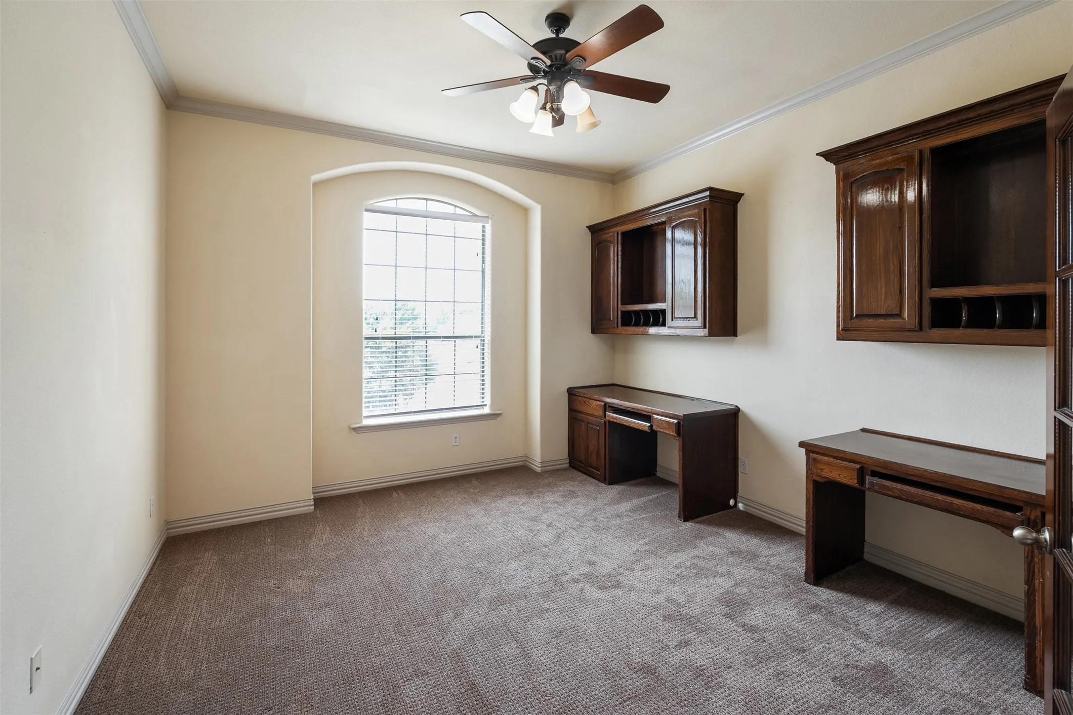 Single Family Residence For Sale in Dallas County , 2627 Wells Court, Cedar Hill, Texas 75104, 7 Bedroom, 7 Bathroom, 3 Garage spaces, 6,300 Sqft, built in 2006, mls#21357521, Real Estate Agent in Cedar Hill, Homes For Sale in Dallas county, Homes For Sale in Cedar Hill, Realtor in Cedar Hill Texas, Real Estate Brokerage Independent Realty Texas, Luminita Cordes Realtor
