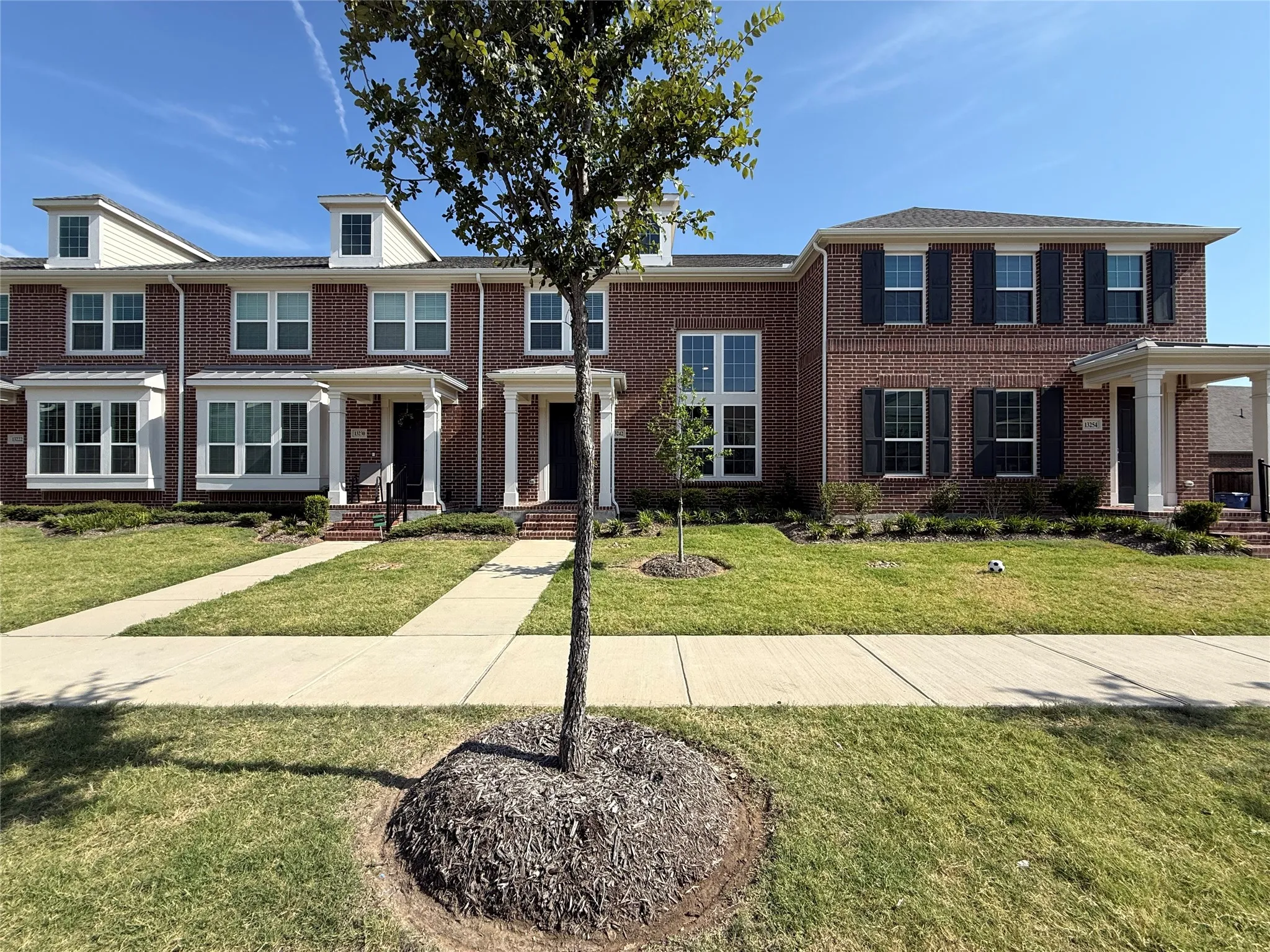 Townhouse For Rent in Collin County , 13242 Teton Street, Frisco, Texas 75035, 2 Bedroom, 3 Bathroom, 2 Garage spaces, 1,768 Sqft, built in 2023, mls#21357523, Real Estate Agent in Frisco, Homes For Rent in Collin county, Homes For Rent in Frisco, Realtor in Frisco Texas, Real Estate Brokerage Independent Realty Texas, Luminita Cordes Realtor