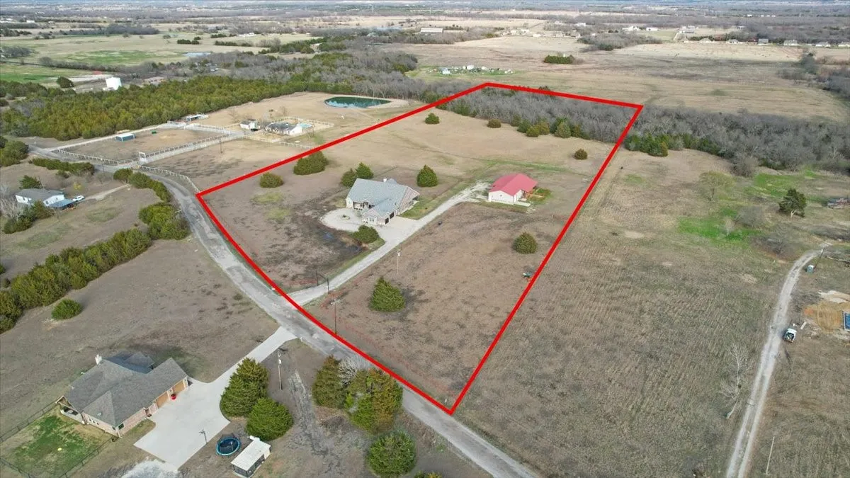 Single Family Residence For Sale in Collin County , 8636 Morgan Road, Blue Ridge, Texas 75424, 3 Bedroom, 4 Bathroom, 3 Garage spaces, 3,324 Sqft, built in 2016, mls#21356431, Real Estate Agent in Blue Ridge, Homes For Sale in Collin county, Homes For Sale in Blue Ridge, Realtor in Blue Ridge Texas, Real Estate Brokerage Independent Realty Texas, Luminita Cordes Realtor