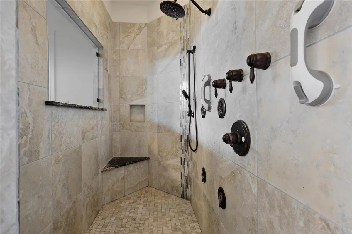 Single Family Residence For Sale in Collin County , 8636 Morgan Road, Blue Ridge, Texas 75424, 3 Bedroom, 4 Bathroom, 3 Garage spaces, 3,324 Sqft, built in 2016, mls#21356431, Real Estate Agent in Blue Ridge, Homes For Sale in Collin county, Homes For Sale in Blue Ridge, Realtor in Blue Ridge Texas, Real Estate Brokerage Independent Realty Texas, Luminita Cordes Realtor