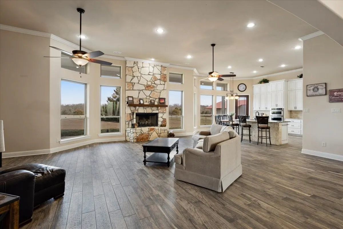 Single Family Residence For Sale in Collin County , 8636 Morgan Road, Blue Ridge, Texas 75424, 3 Bedroom, 4 Bathroom, 3 Garage spaces, 3,324 Sqft, built in 2016, mls#21356431, Real Estate Agent in Blue Ridge, Homes For Sale in Collin county, Homes For Sale in Blue Ridge, Realtor in Blue Ridge Texas, Real Estate Brokerage Independent Realty Texas, Luminita Cordes Realtor