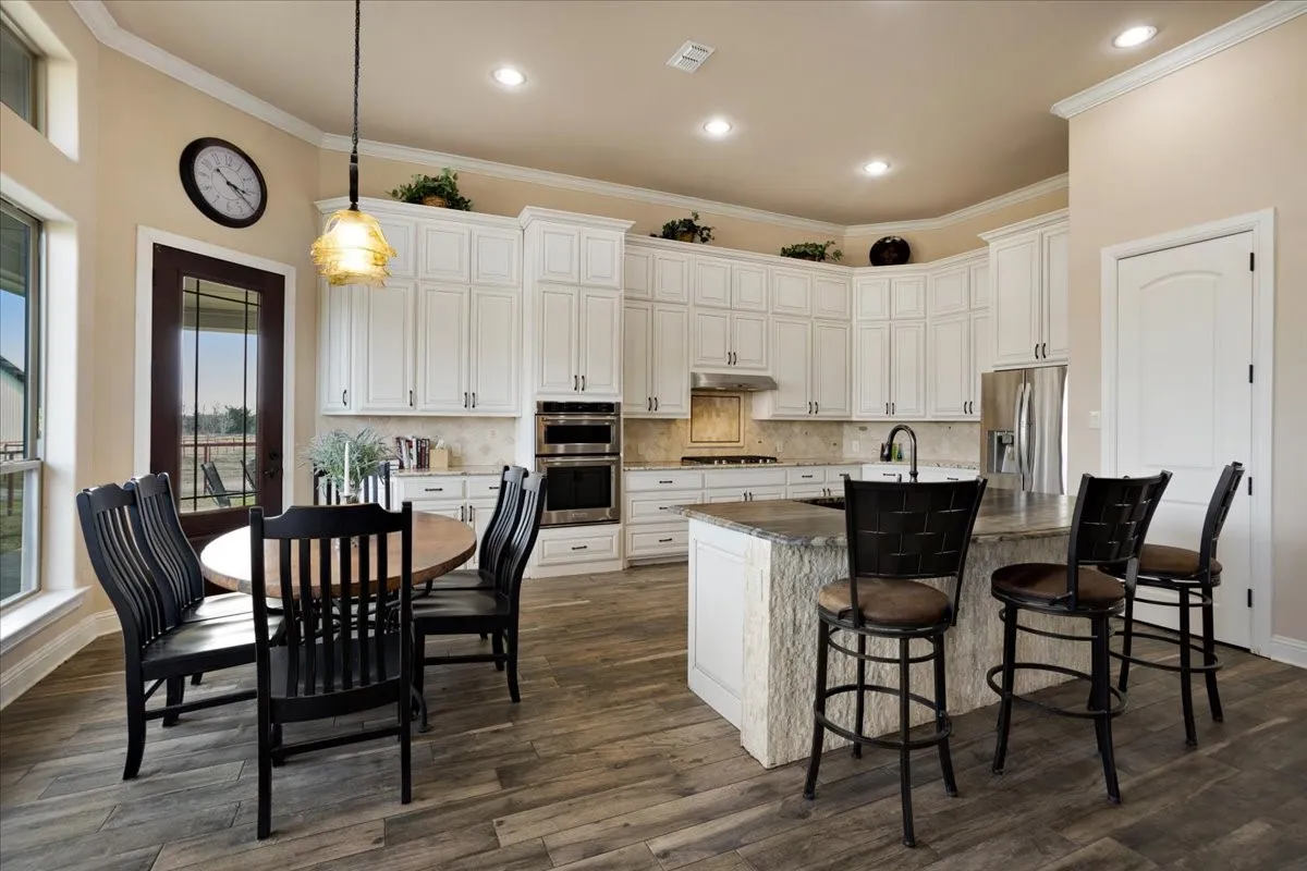 Single Family Residence For Sale in Collin County , 8636 Morgan Road, Blue Ridge, Texas 75424, 3 Bedroom, 4 Bathroom, 3 Garage spaces, 3,324 Sqft, built in 2016, mls#21356431, Real Estate Agent in Blue Ridge, Homes For Sale in Collin county, Homes For Sale in Blue Ridge, Realtor in Blue Ridge Texas, Real Estate Brokerage Independent Realty Texas, Luminita Cordes Realtor