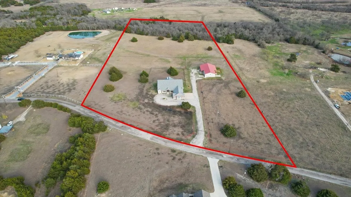 Single Family Residence For Sale in Collin County , 8636 Morgan Road, Blue Ridge, Texas 75424, 3 Bedroom, 4 Bathroom, 3 Garage spaces, 3,324 Sqft, built in 2016, mls#21356431, Real Estate Agent in Blue Ridge, Homes For Sale in Collin county, Homes For Sale in Blue Ridge, Realtor in Blue Ridge Texas, Real Estate Brokerage Independent Realty Texas, Luminita Cordes Realtor