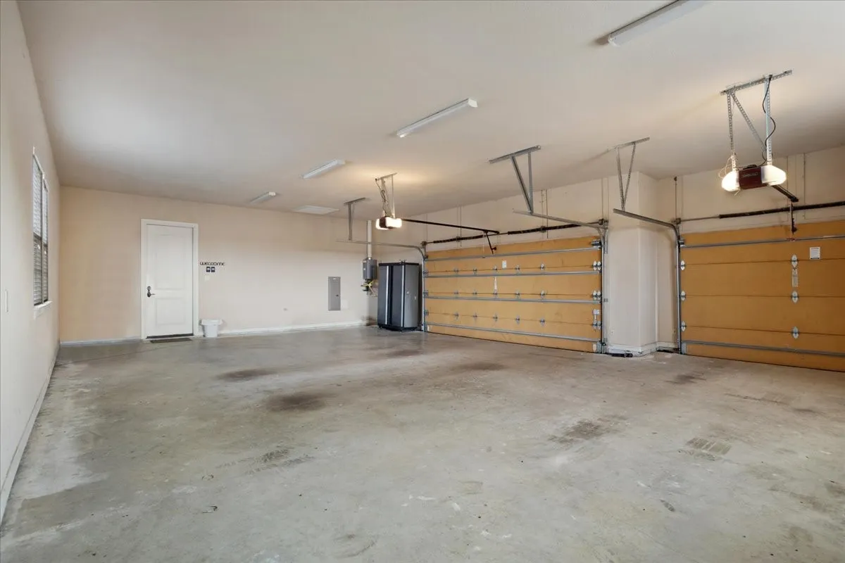 Single Family Residence For Sale in Collin County , 8636 Morgan Road, Blue Ridge, Texas 75424, 3 Bedroom, 4 Bathroom, 3 Garage spaces, 3,324 Sqft, built in 2016, mls#21356431, Real Estate Agent in Blue Ridge, Homes For Sale in Collin county, Homes For Sale in Blue Ridge, Realtor in Blue Ridge Texas, Real Estate Brokerage Independent Realty Texas, Luminita Cordes Realtor