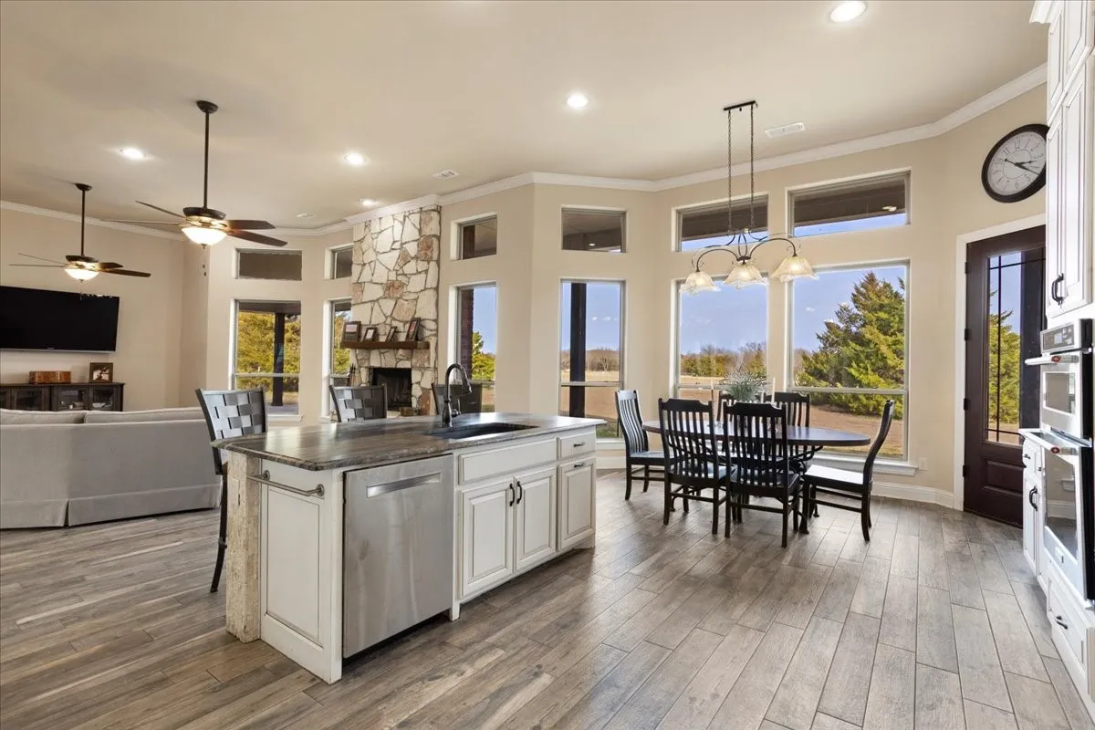 Single Family Residence For Sale in Collin County , 8636 Morgan Road, Blue Ridge, Texas 75424, 3 Bedroom, 4 Bathroom, 3 Garage spaces, 3,324 Sqft, built in 2016, mls#21356431, Real Estate Agent in Blue Ridge, Homes For Sale in Collin county, Homes For Sale in Blue Ridge, Realtor in Blue Ridge Texas, Real Estate Brokerage Independent Realty Texas, Luminita Cordes Realtor