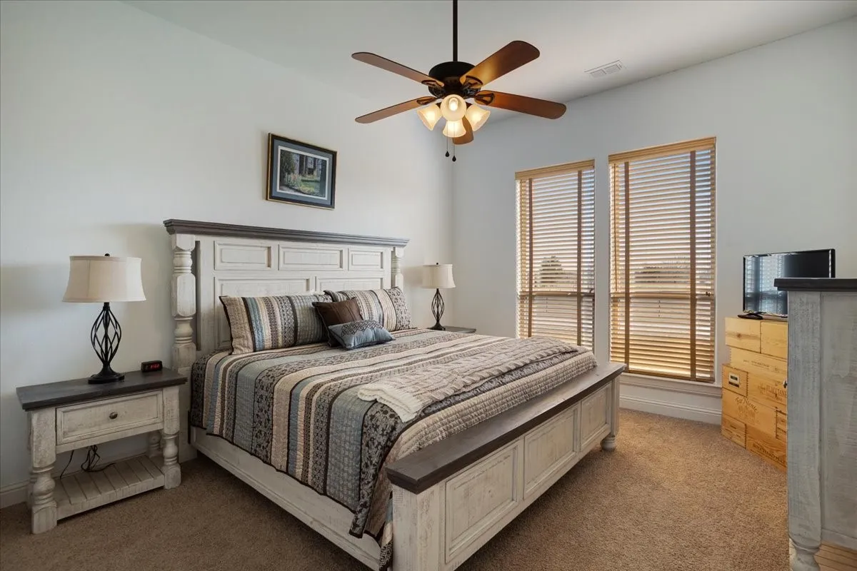 Single Family Residence For Sale in Collin County , 8636 Morgan Road, Blue Ridge, Texas 75424, 3 Bedroom, 4 Bathroom, 3 Garage spaces, 3,324 Sqft, built in 2016, mls#21356431, Real Estate Agent in Blue Ridge, Homes For Sale in Collin county, Homes For Sale in Blue Ridge, Realtor in Blue Ridge Texas, Real Estate Brokerage Independent Realty Texas, Luminita Cordes Realtor