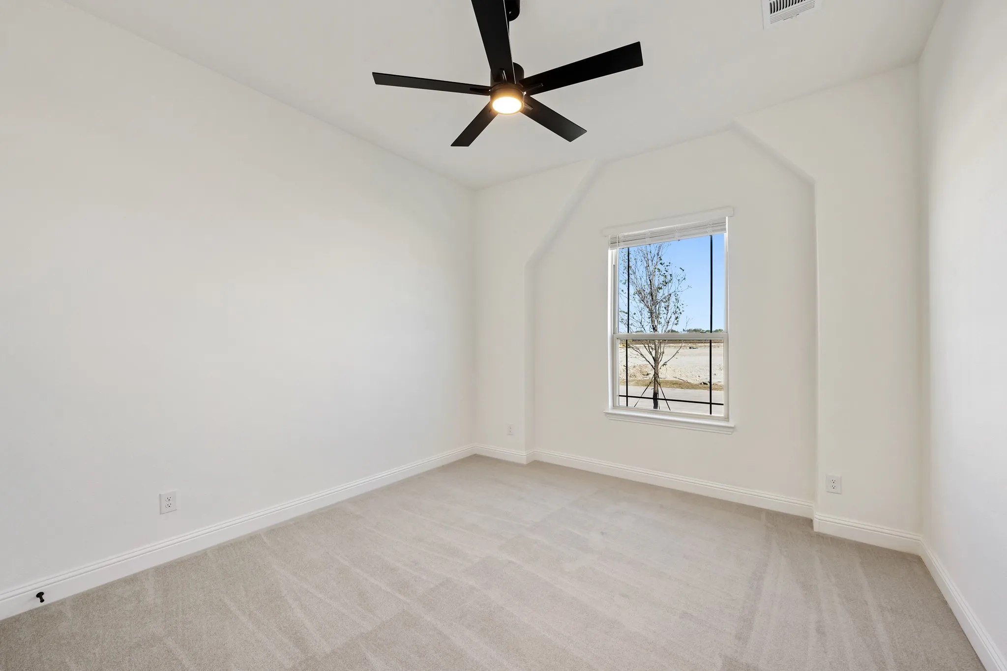 Single Family Residence For Sale in Collin County , 2005 Amber Gate Drive, Anna, Texas 75409, 3 Bedroom, 3 Bathroom, 2 Garage spaces, 2,527 Sqft, built in 2025, mls#21357530, Real Estate Agent in Anna, Homes For Sale in Collin county, Homes For Sale in Anna, Realtor in Anna Texas, Real Estate Brokerage Independent Realty Texas, Luminita Cordes Realtor