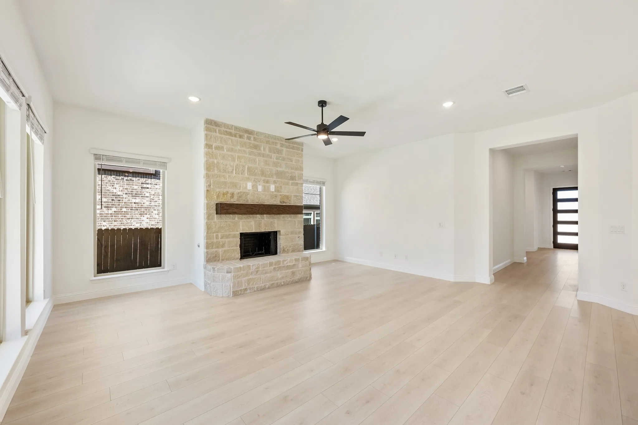 Single Family Residence For Sale in Collin County , 2005 Amber Gate Drive, Anna, Texas 75409, 3 Bedroom, 3 Bathroom, 2 Garage spaces, 2,527 Sqft, built in 2025, mls#21357530, Real Estate Agent in Anna, Homes For Sale in Collin county, Homes For Sale in Anna, Realtor in Anna Texas, Real Estate Brokerage Independent Realty Texas, Luminita Cordes Realtor