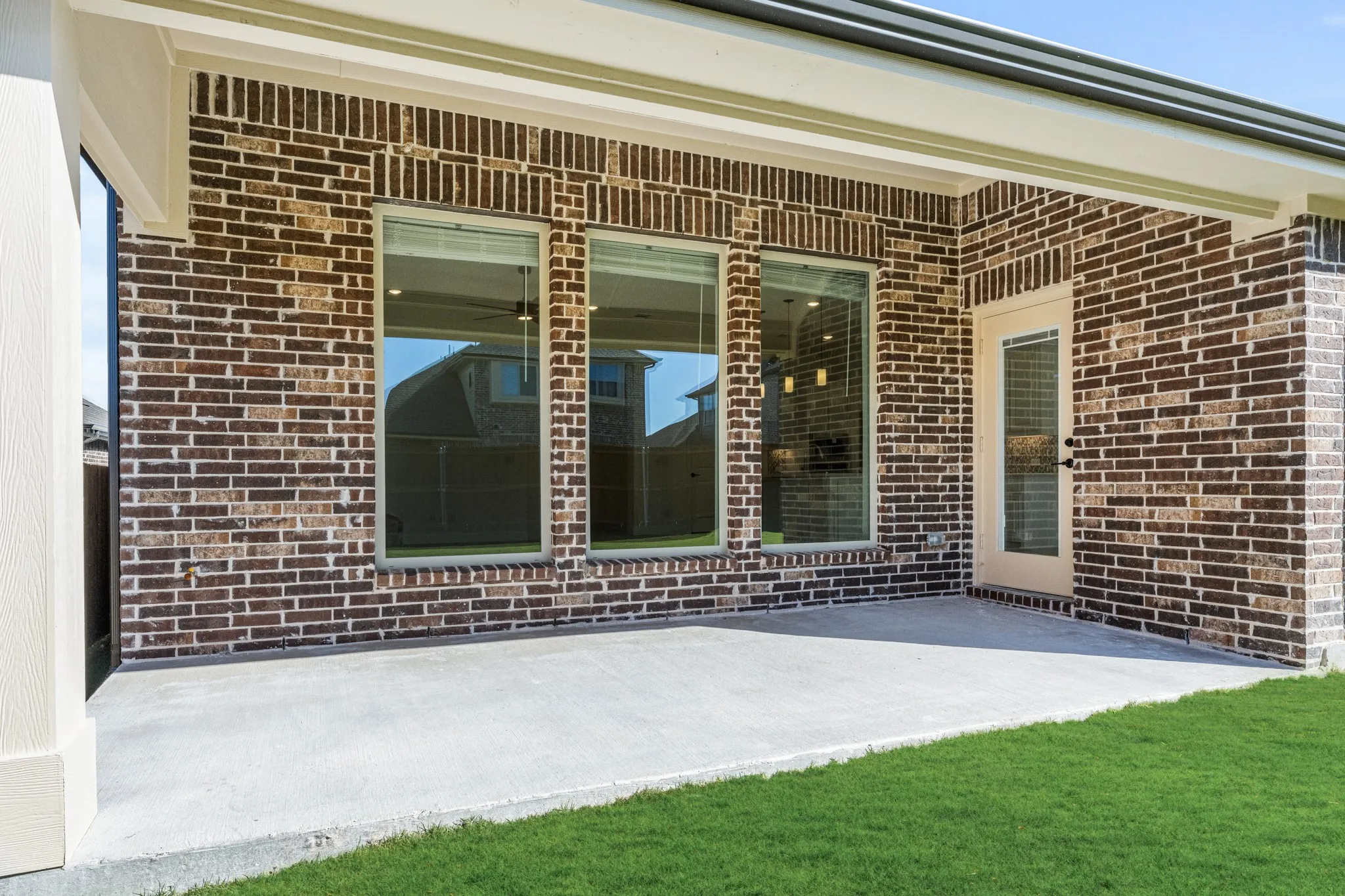 Single Family Residence For Sale in Collin County , 2005 Amber Gate Drive, Anna, Texas 75409, 3 Bedroom, 3 Bathroom, 2 Garage spaces, 2,527 Sqft, built in 2025, mls#21357530, Real Estate Agent in Anna, Homes For Sale in Collin county, Homes For Sale in Anna, Realtor in Anna Texas, Real Estate Brokerage Independent Realty Texas, Luminita Cordes Realtor