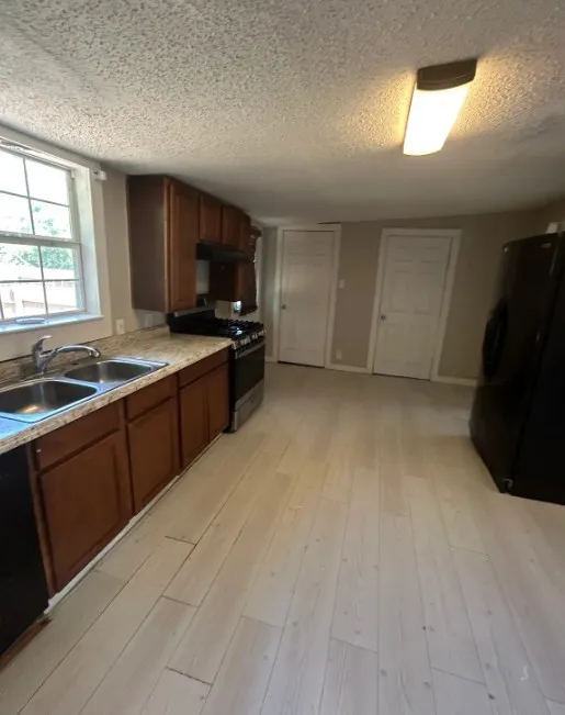 Single Family Residence For Rent in Denton County , 802 Cross Timber Street, Denton, Texas 76205, 1 Bedroom, 1 Bathroom, Garage spaces, 572 Sqft, built in 1945, mls#21356890, Real Estate Agent in Denton, Homes For Rent in Denton county, Homes For Rent in Denton, Realtor in Denton Texas, Real Estate Brokerage Independent Realty Texas, Luminita Cordes Realtor